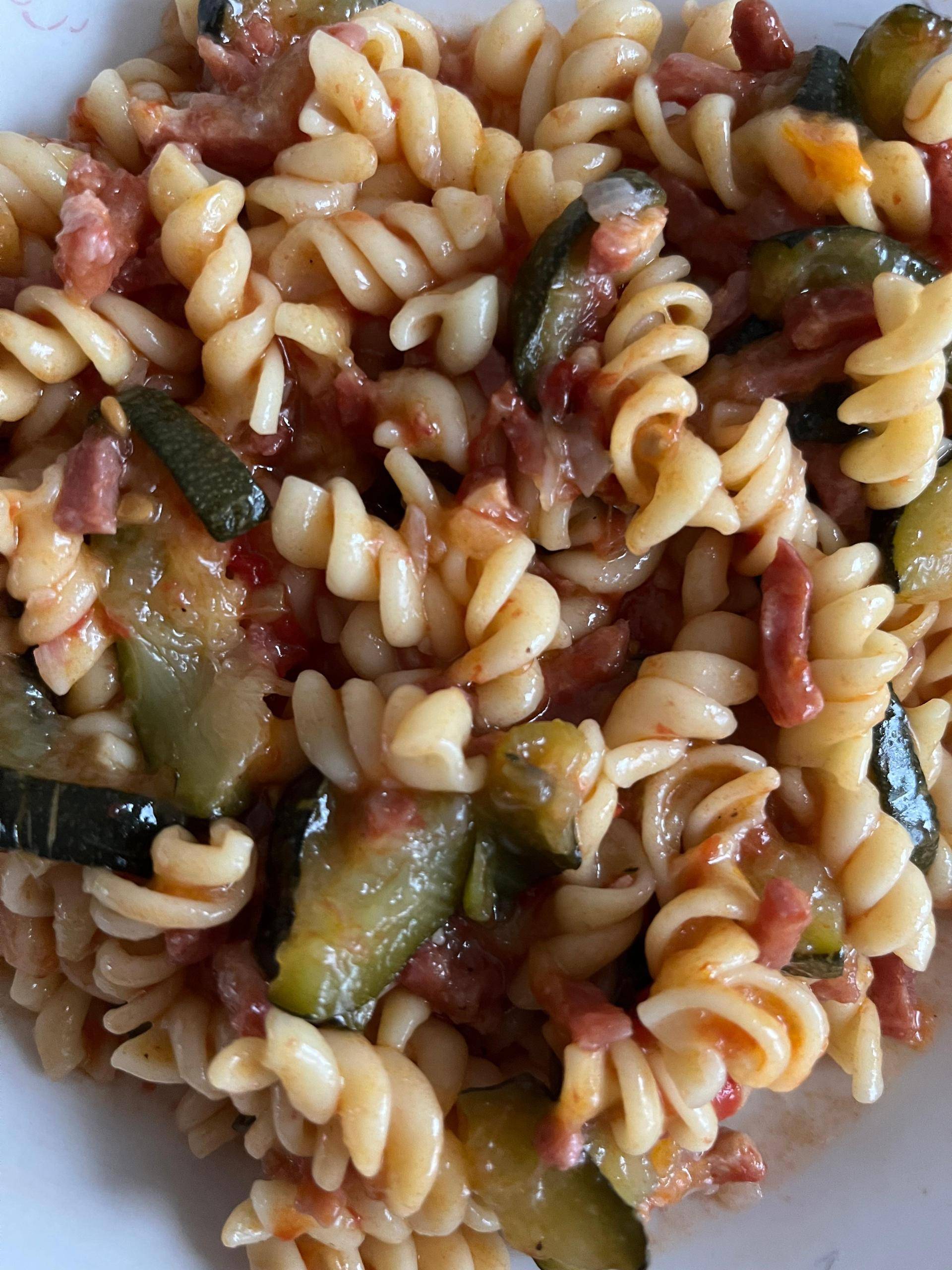 Pâtes, courgettes, tomates et lardons - Recette Cookeo | Moulinex