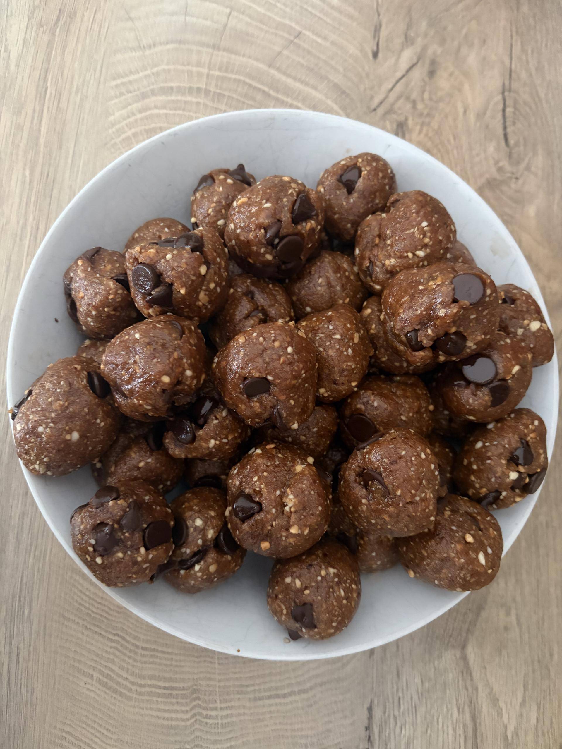 Boulettes, datte cacahuètes et chocolat - Recette Companion Connect XL | Moulinex