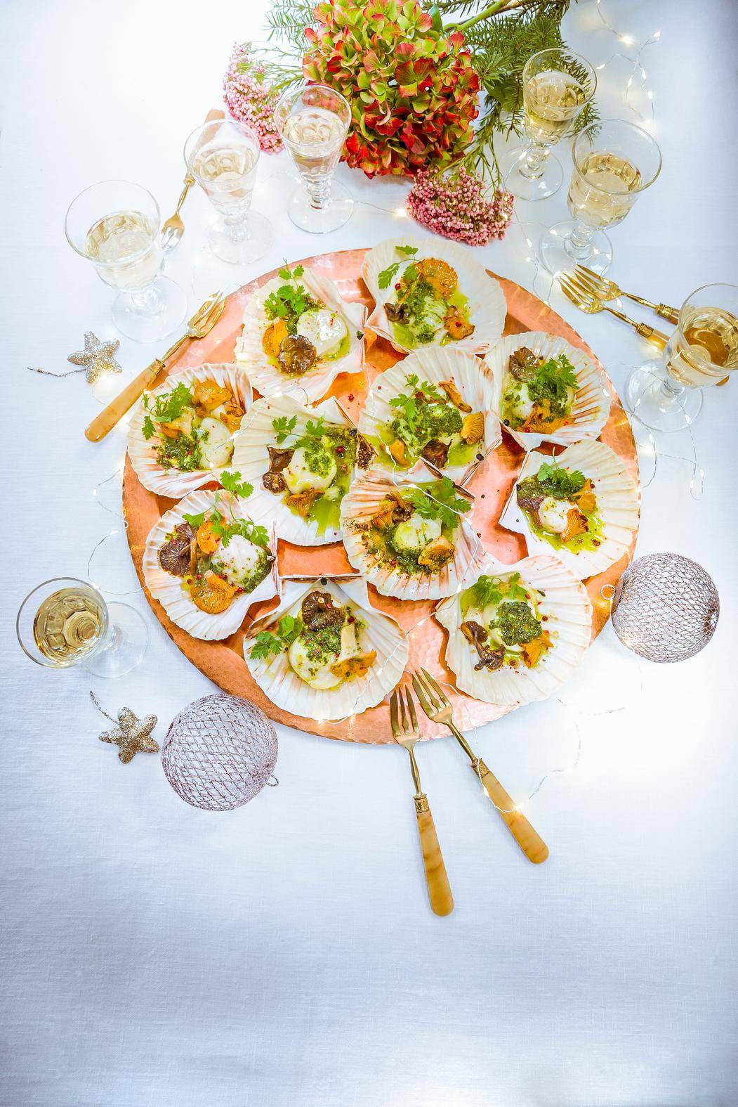 Gegratineerde Sint-jakobsschelpen met kruiden en cantharellen - Recette Companion | Moulinex