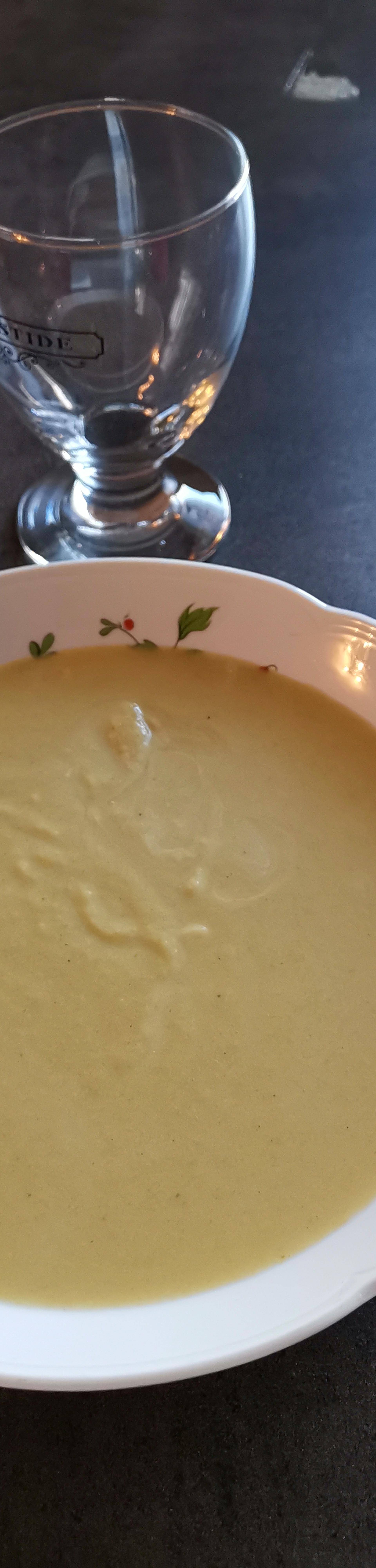 Soupe aux fanes de radis - Recette Companion Connect XL | Moulinex