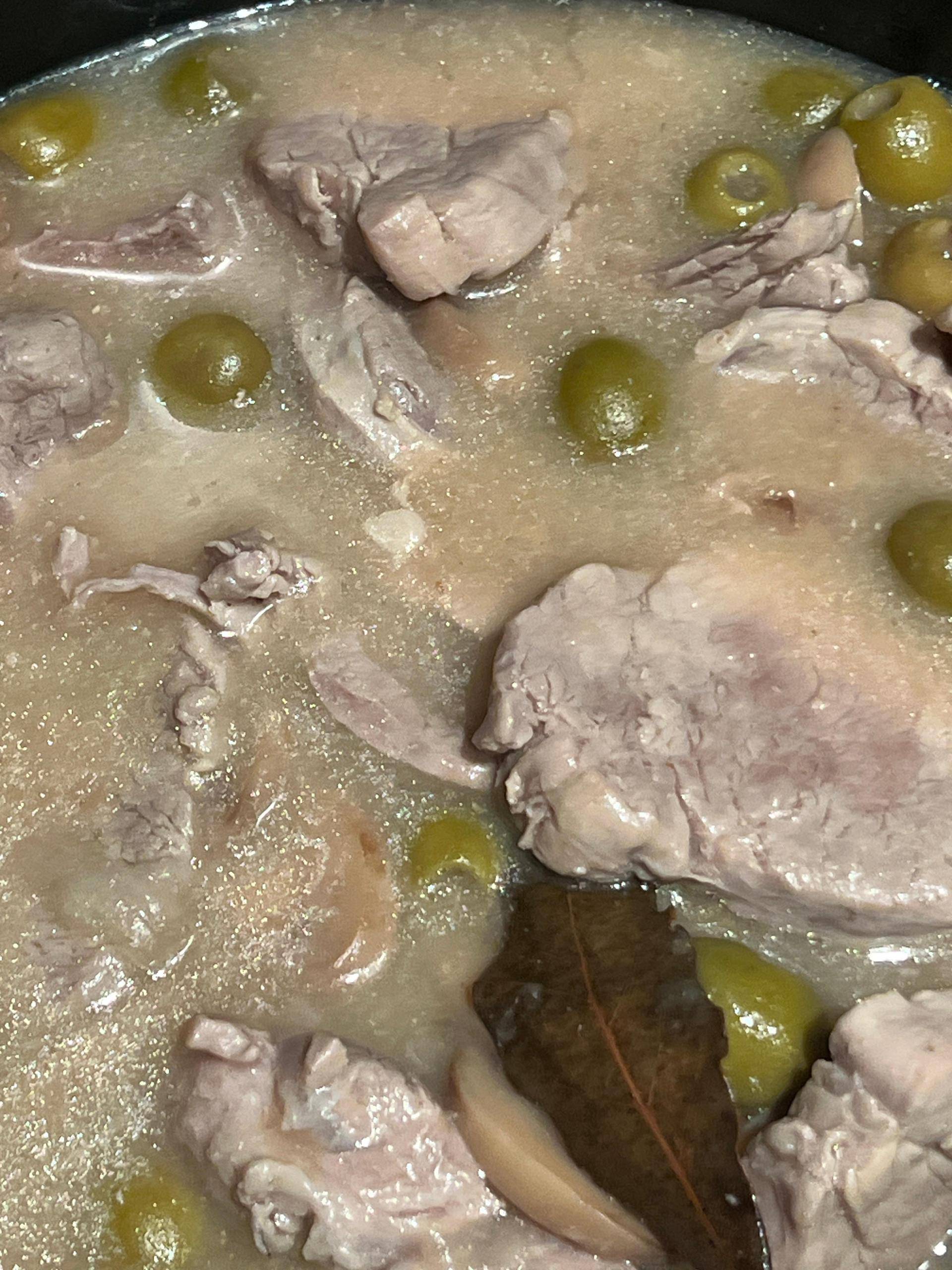Filet mignon de porc au vin blanc, olives et champignons - Recette Cookeo | Moulinex