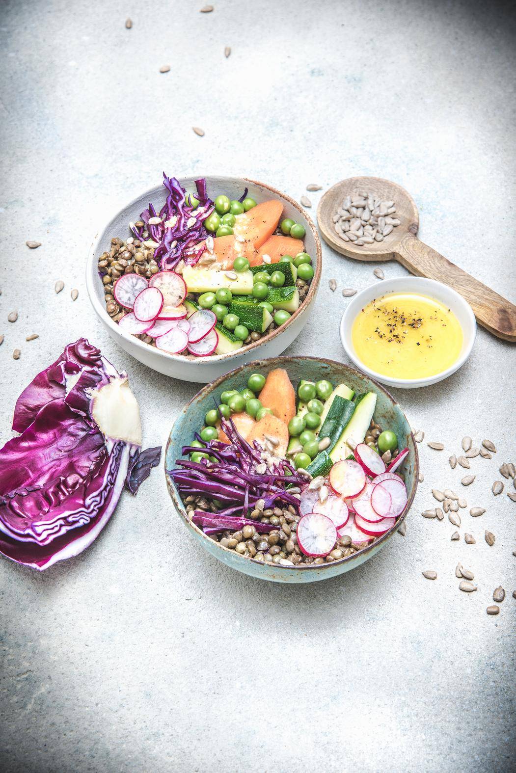 Boeddhabowl met groene linzen, rode kool en knapperige groenten - Recette Companion | Moulinex