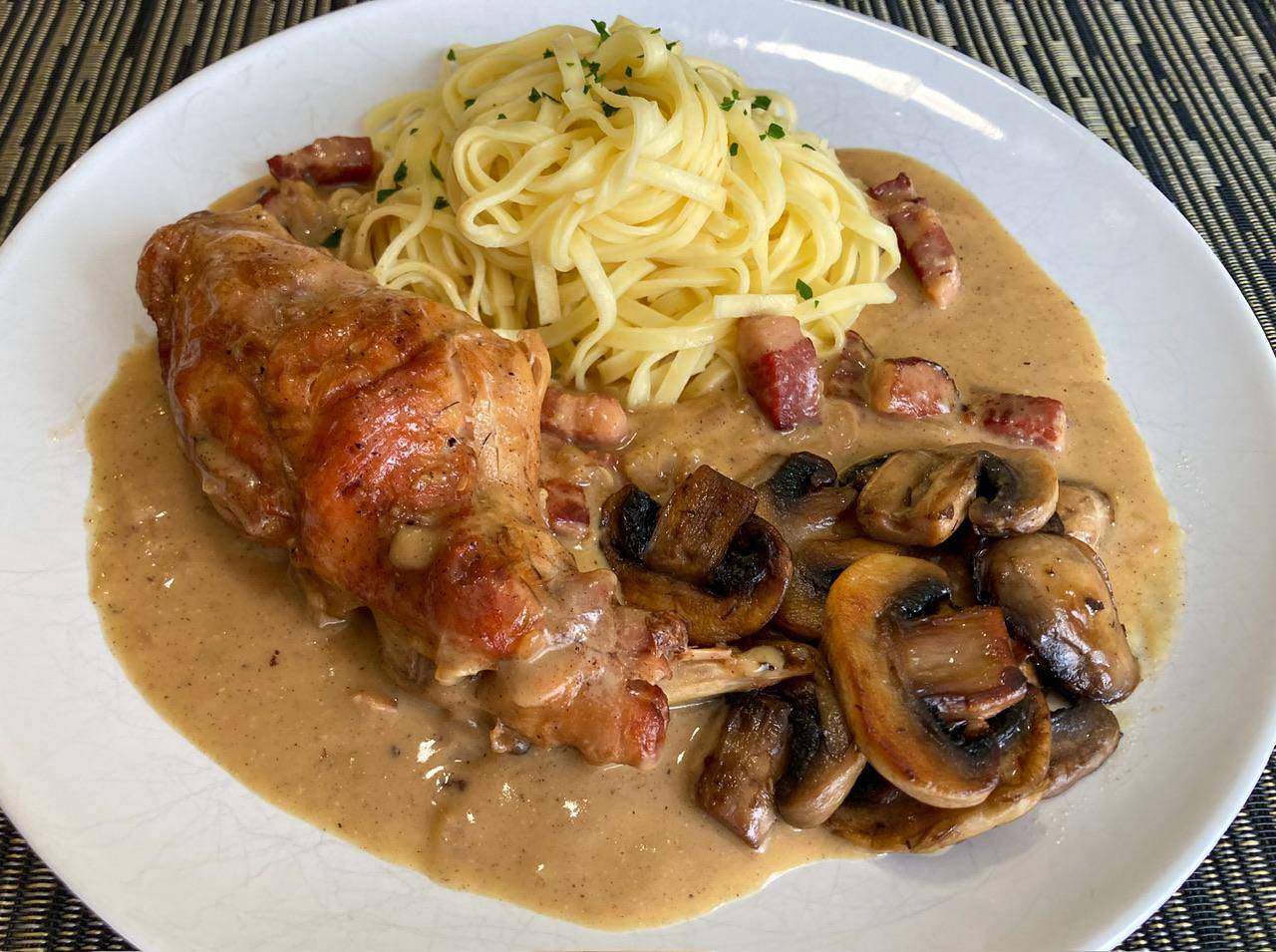 Lapin à la bressane - Recette Cookeo V3 | Moulinex