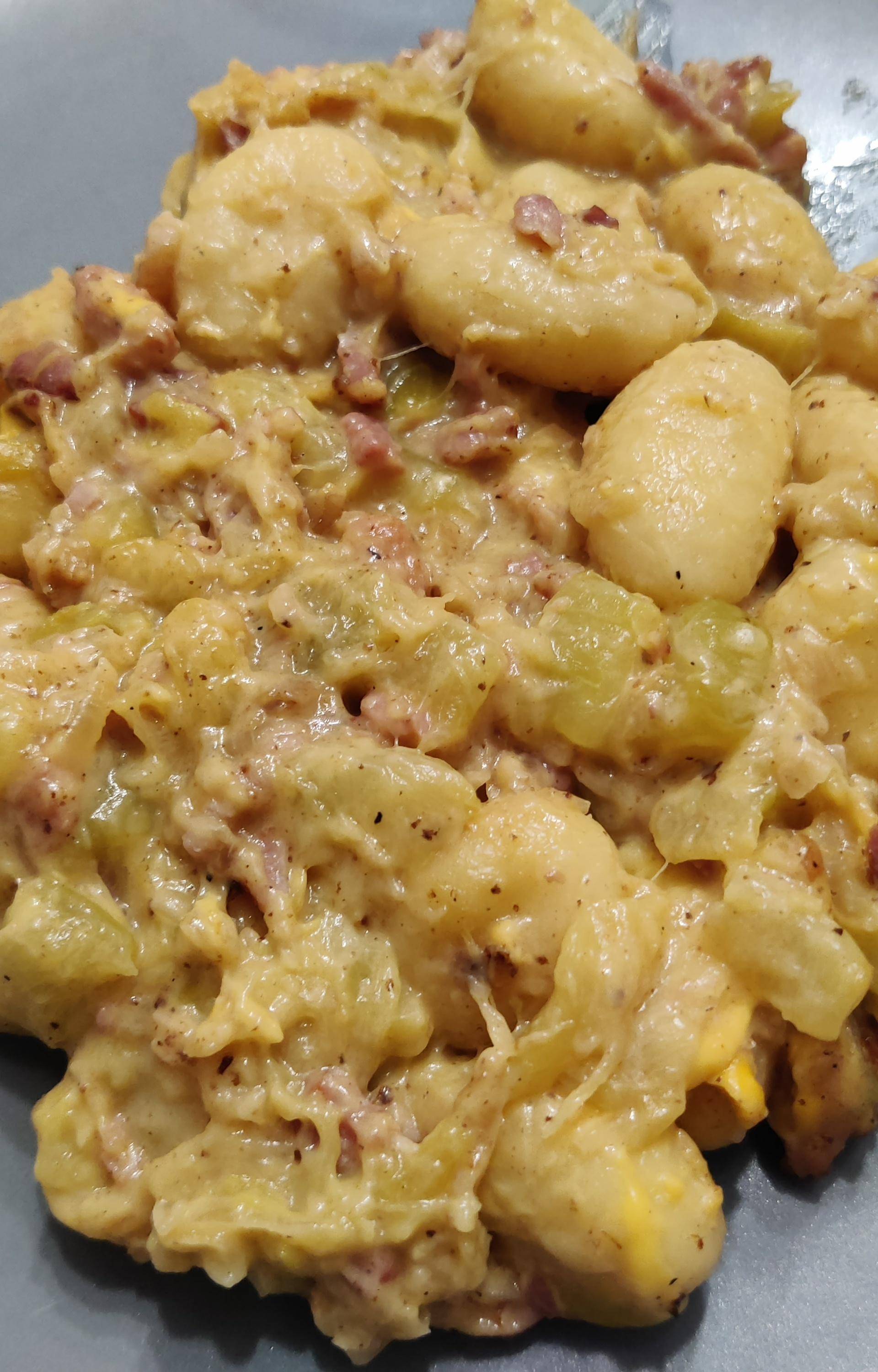 Gnocchis lardons, courgettes, fromage à raclette - Recette Cookeo | Moulinex