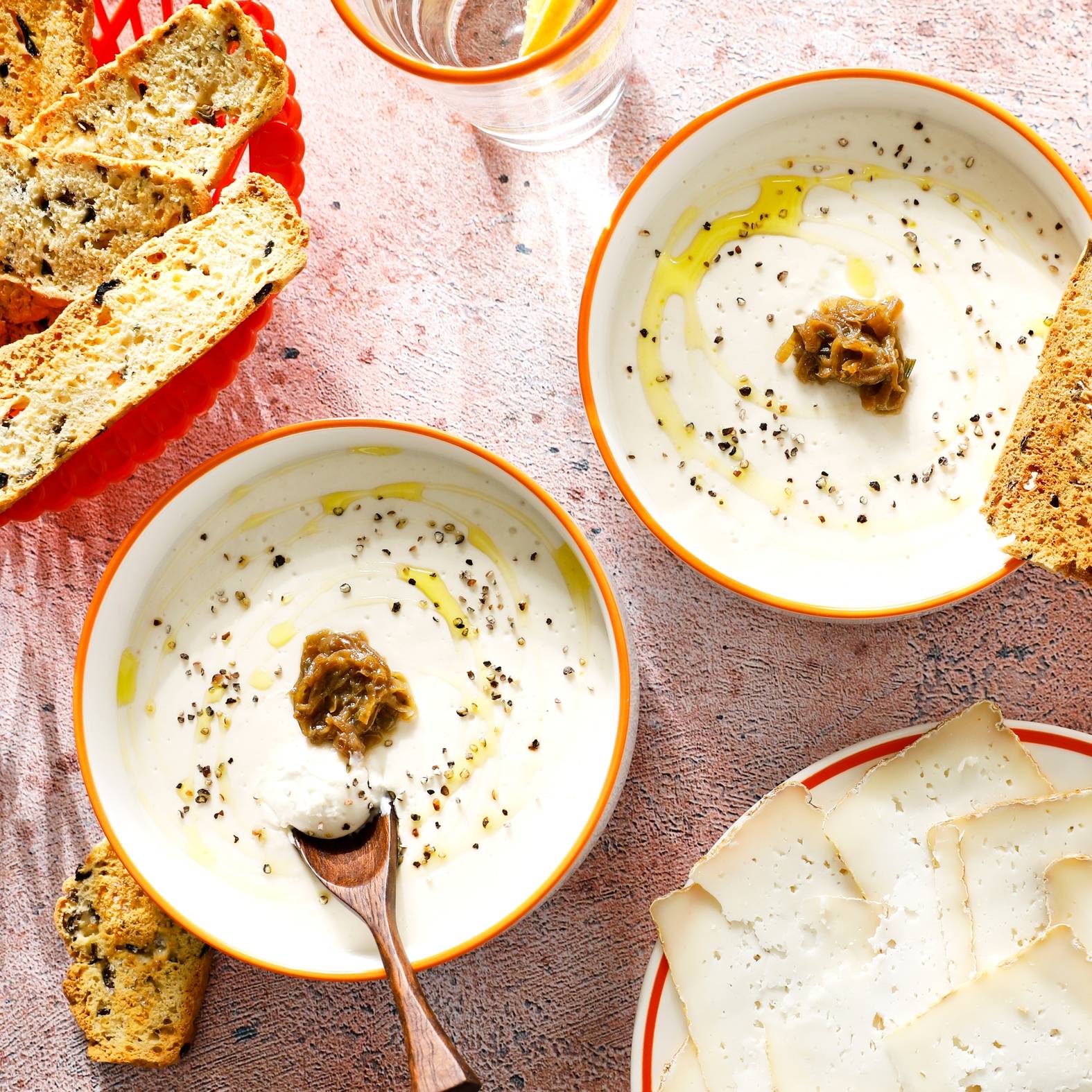 Sauce espagnole au fromage manchego et oignons caramélisés - Recette Perfectmix Cook | Moulinex