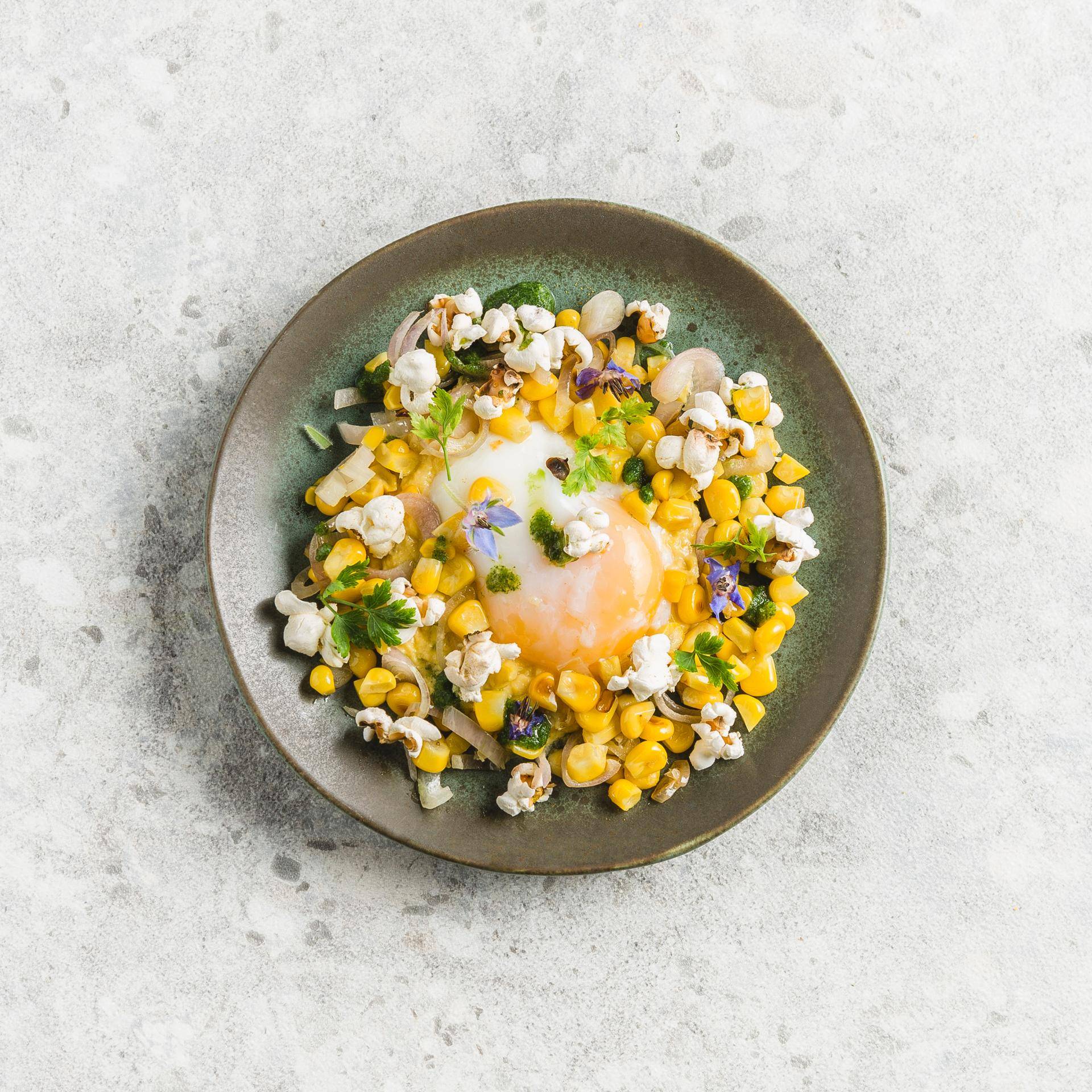 Œuf parfait au mais, pop-corn épicé et coulis de persil - Recette Companion | Moulinex