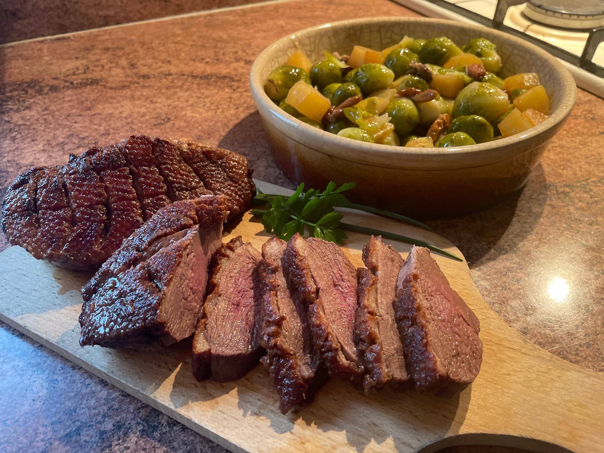 MAGRET DE CANARD AUX CHOUX DE BRUXELLES - Recette Cookeo | Moulinex