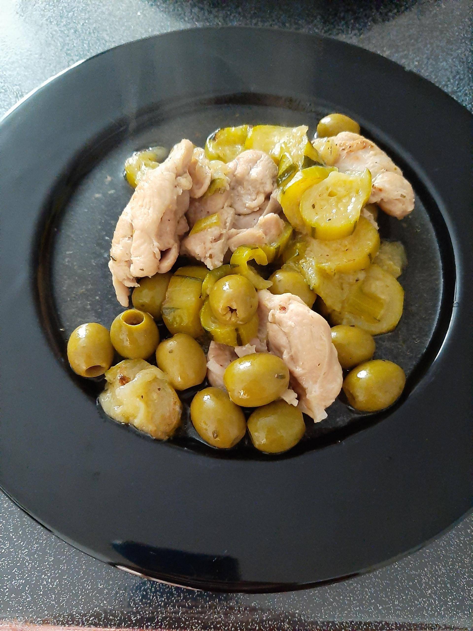 Sauté de poulet aux courgettes et olives - Recette Cookeo | Moulinex