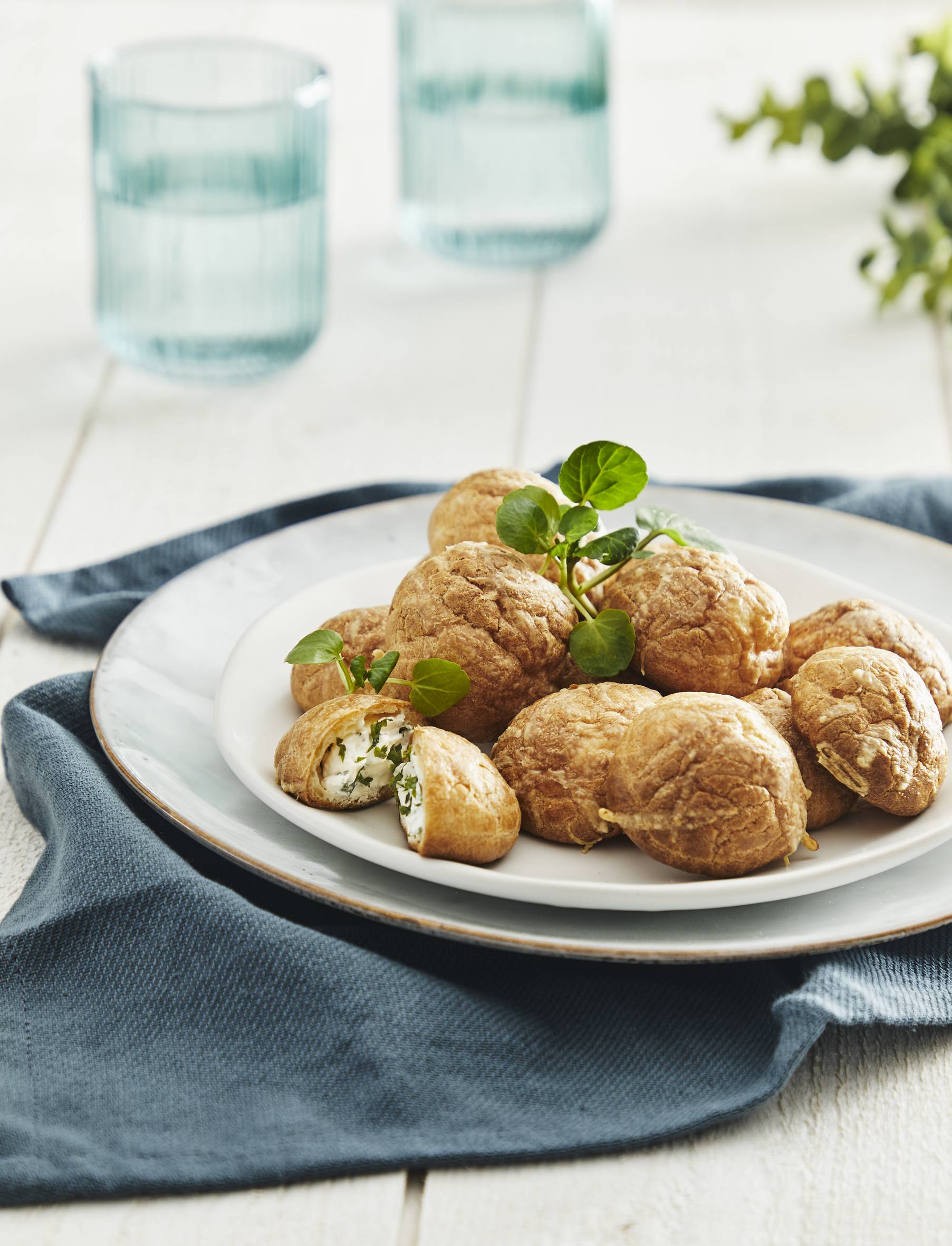 Kleine gezouten soezen met roomkaas - Recette Companion | Moulinex