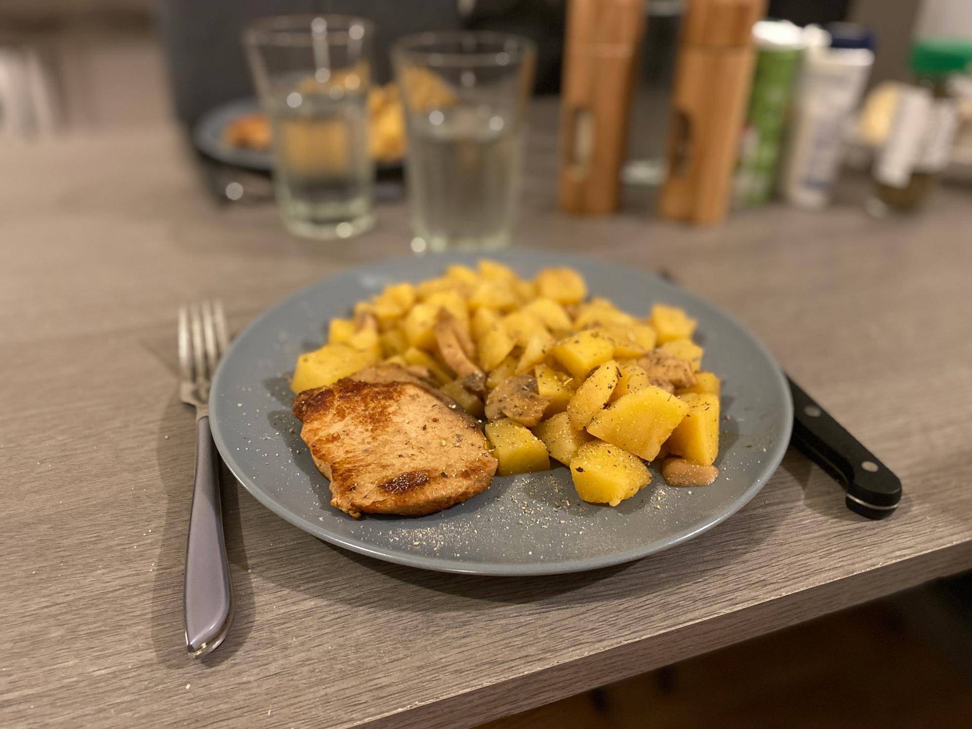 Côtes de porc et ses pommes de terre - Recette Cookeo | Moulinex