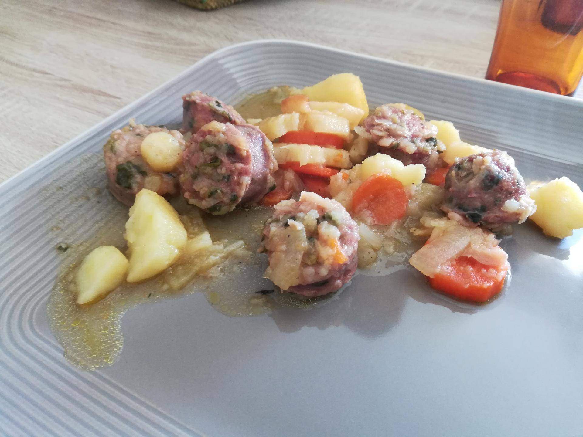 Diots de Savoie aux choux pommes de terre, carottes et panais - Recette Cookeo | Moulinex
