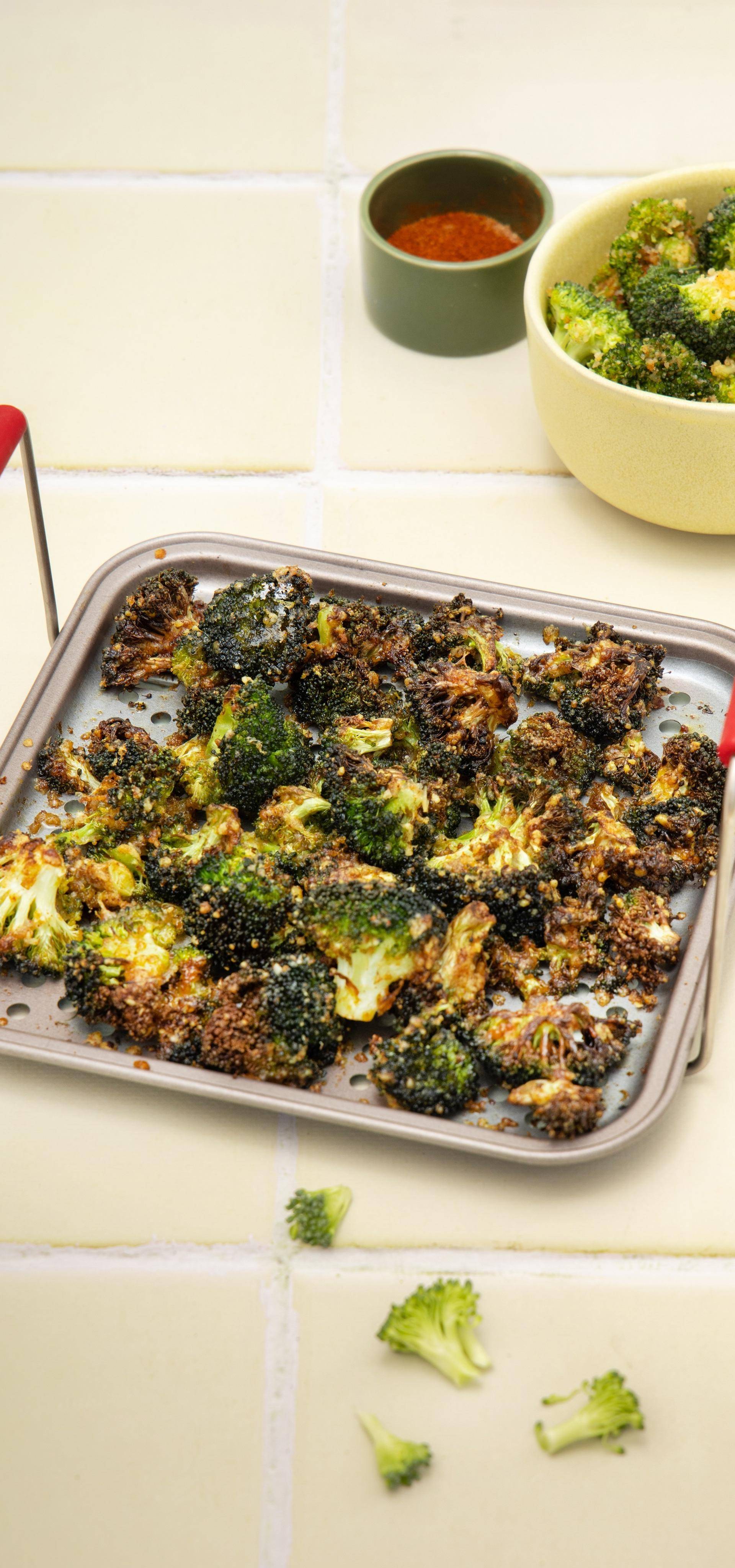 Brocoli croustillant, sauce yaourt–citron - Recette Dual EasyFry&Grill | Moulinex