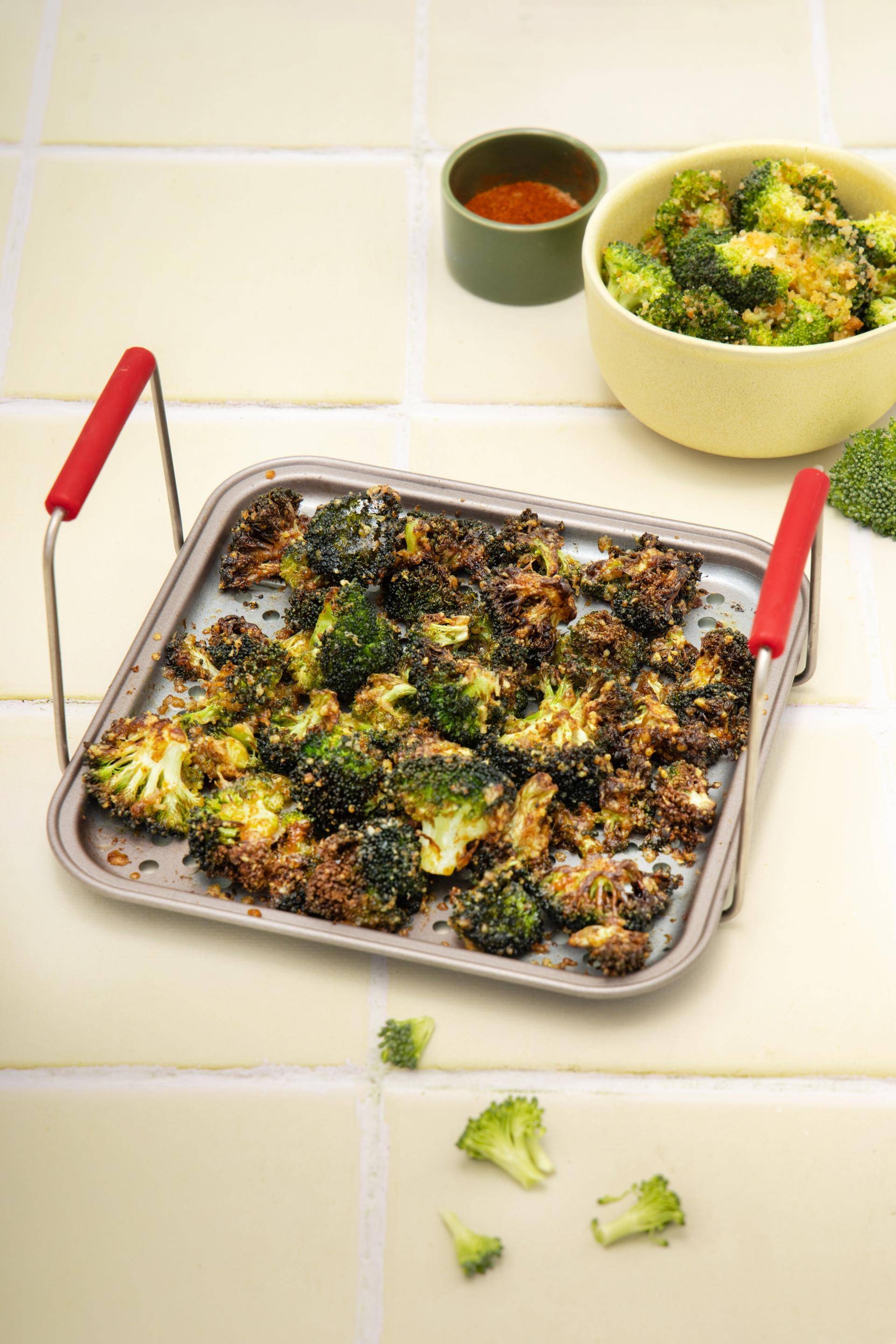 Brocoli croustillant, sauce yaourt–citron - Recette Dual EasyFry&Grill | Moulinex