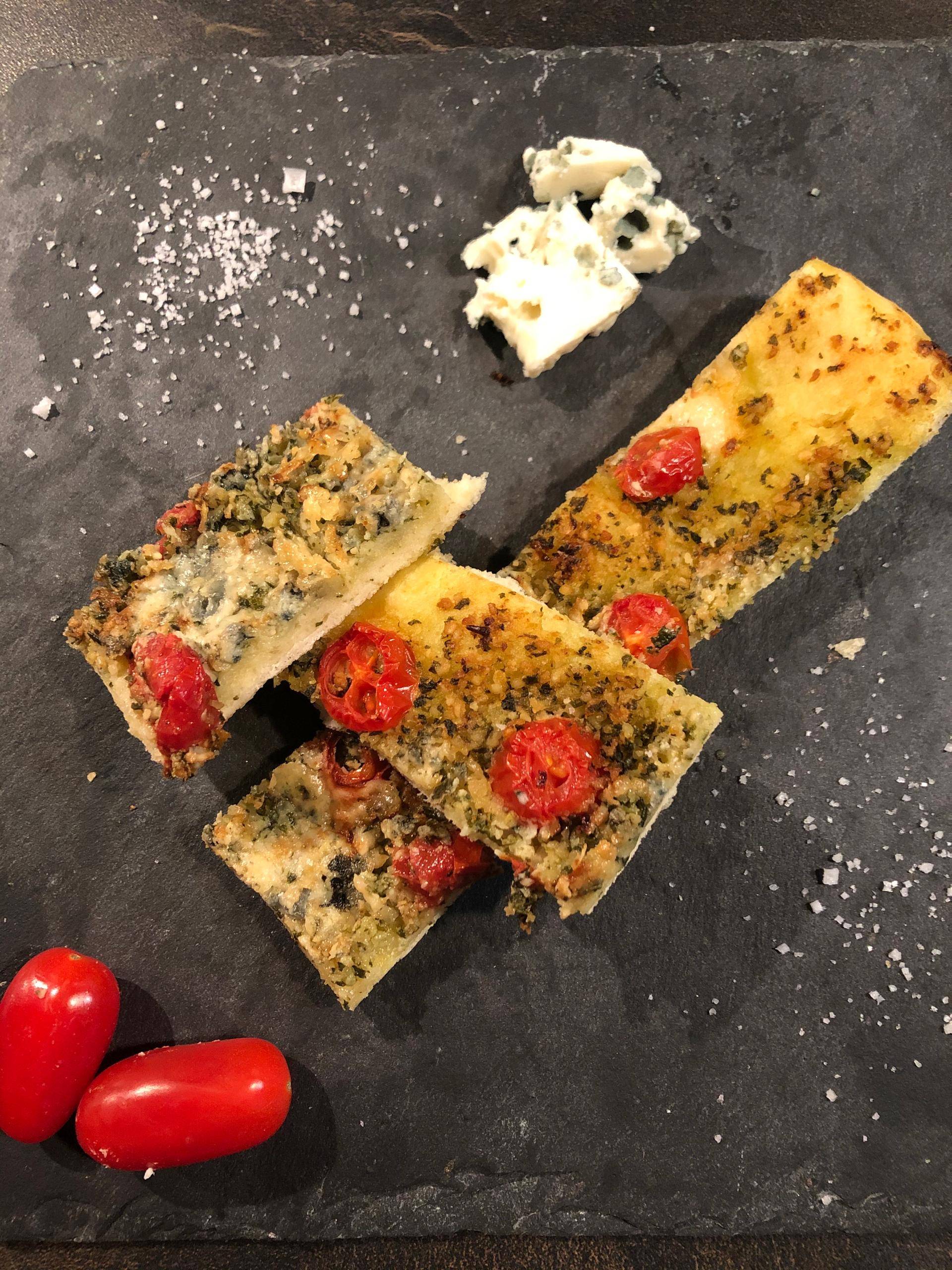 Pizza au Pesto et gorgonzola - Recette Companion | Moulinex