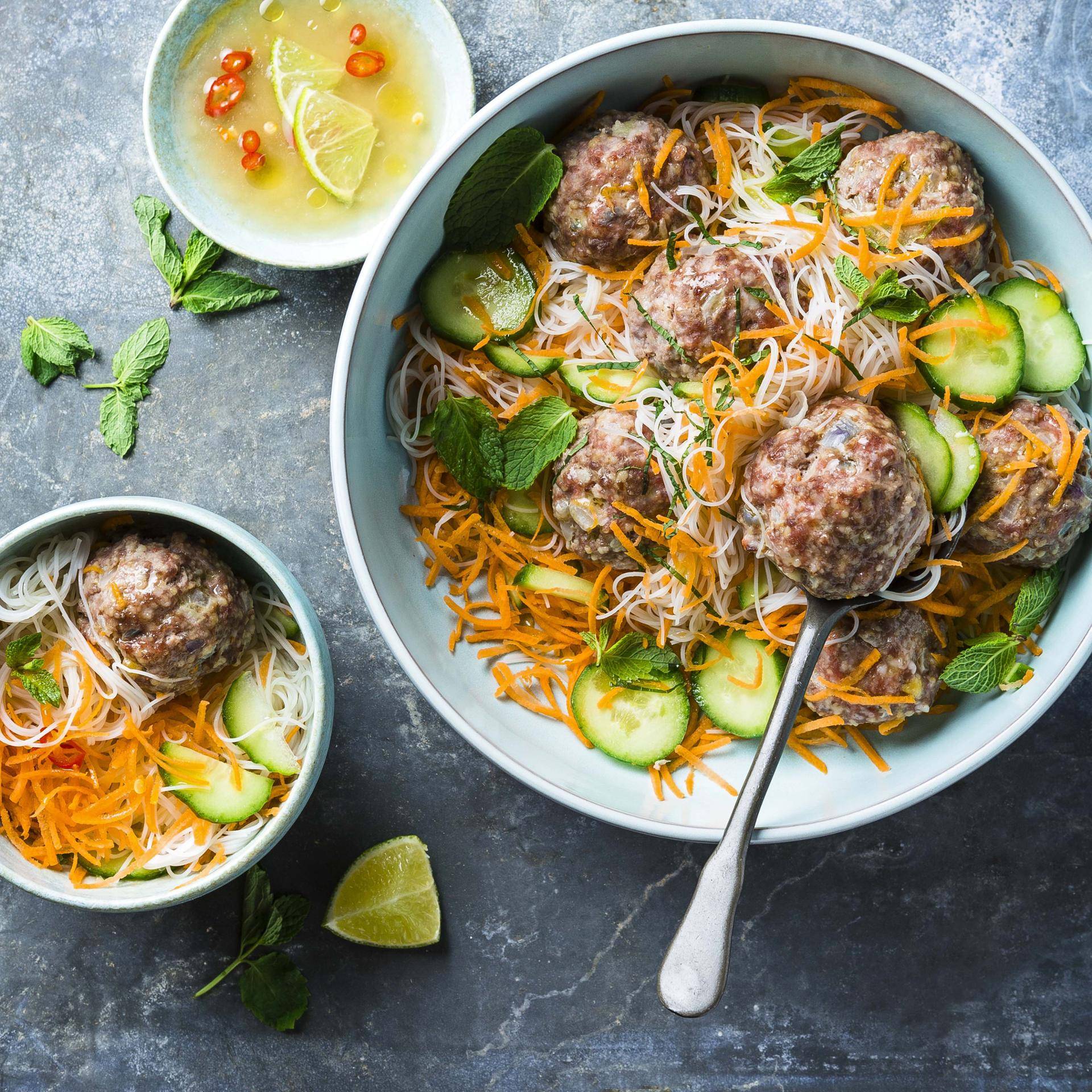 Salade de boulettes à la vietnamienne - Recette Cuiseur vapeur | Moulinex
