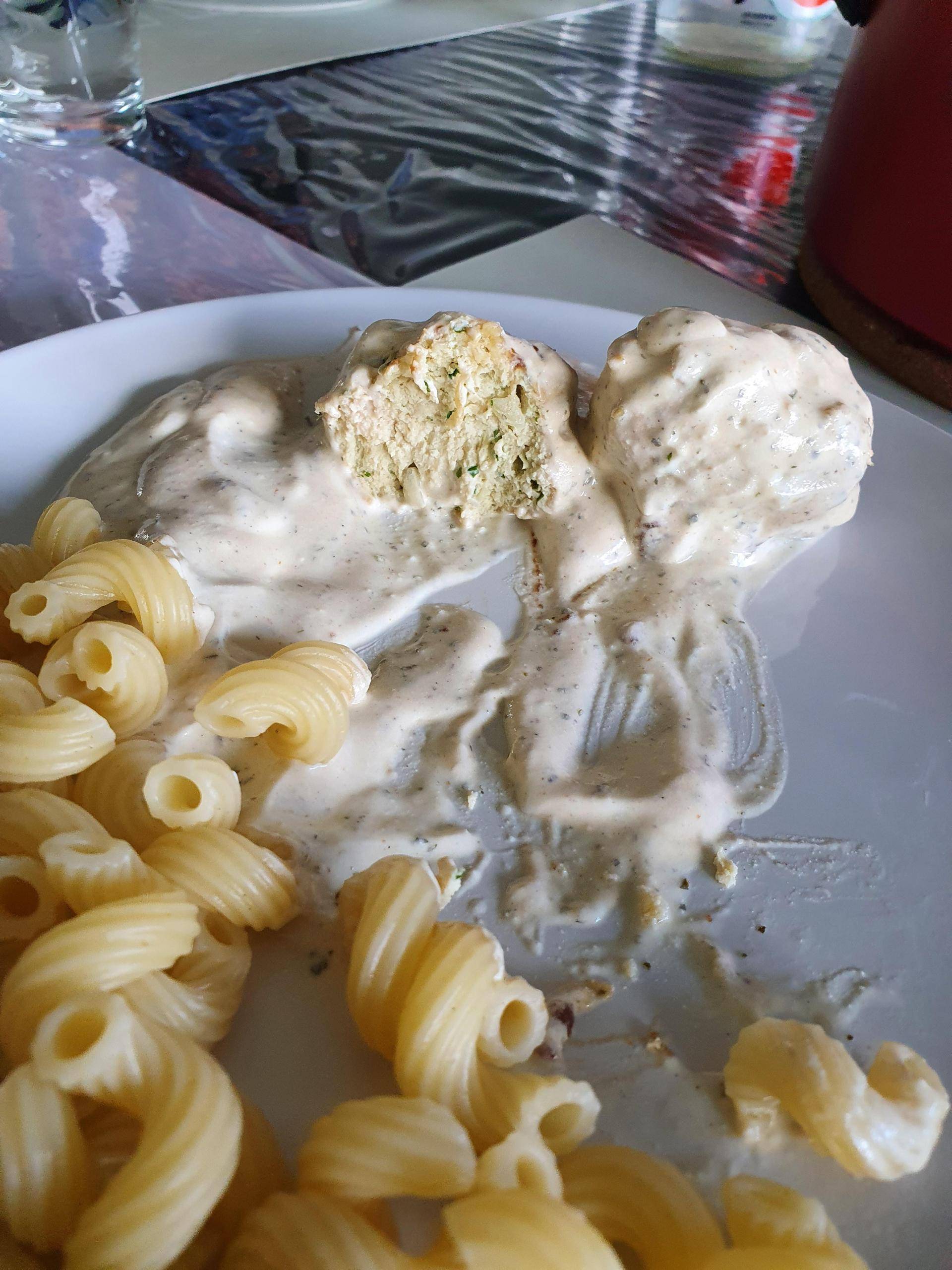 Boulettes de poulet, sauce vin blanc, ail et fines herbes - Recette Cookeo | Moulinex