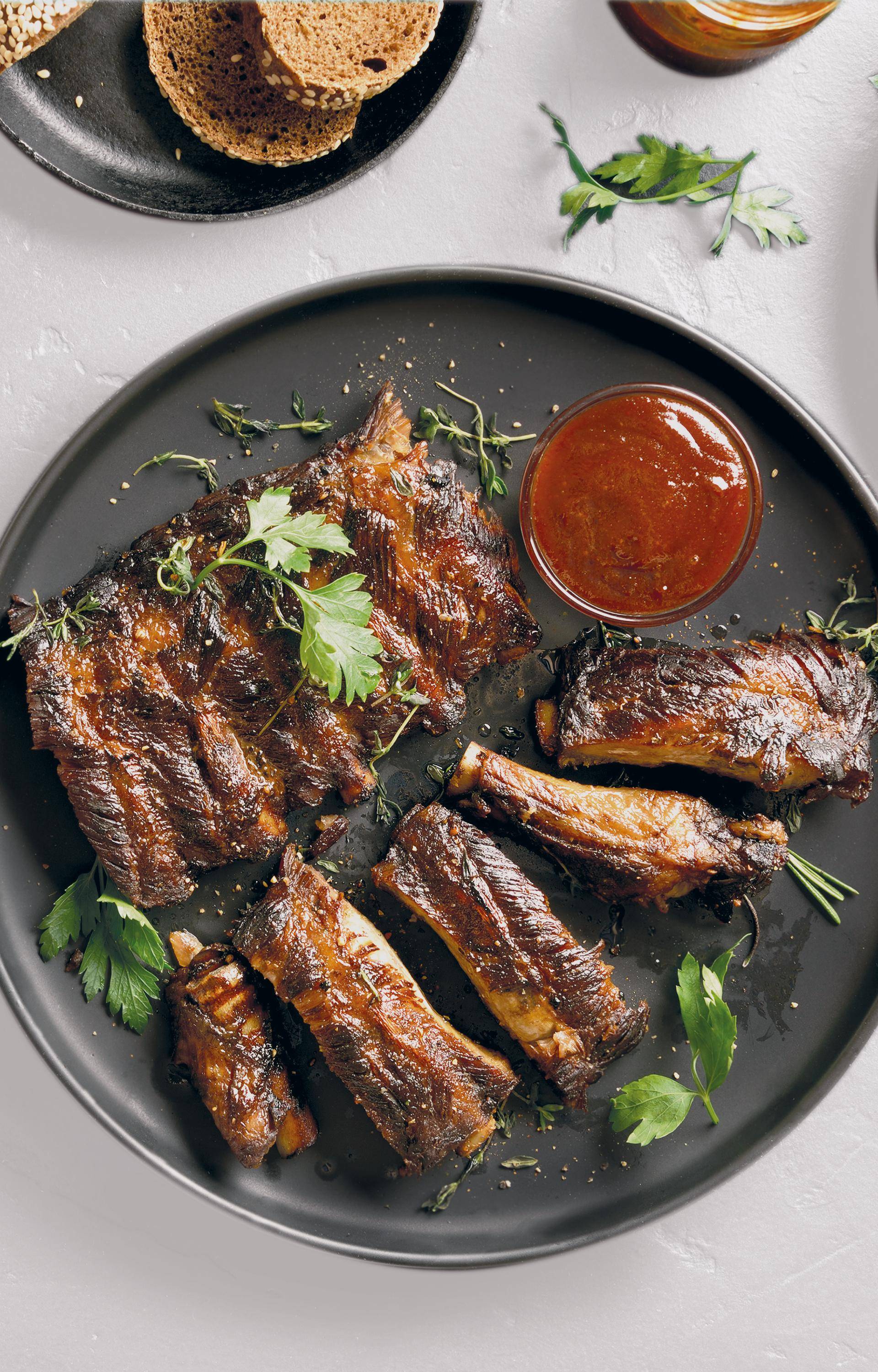 Gegrilde ribbetjes met barbecuesaus - Recette Easy Fry Compact | Moulinex