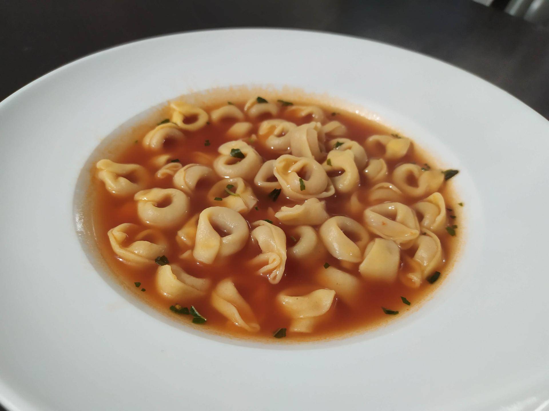 Bouillon de tomates aux tortellinis - Recette Cookeo | Moulinex