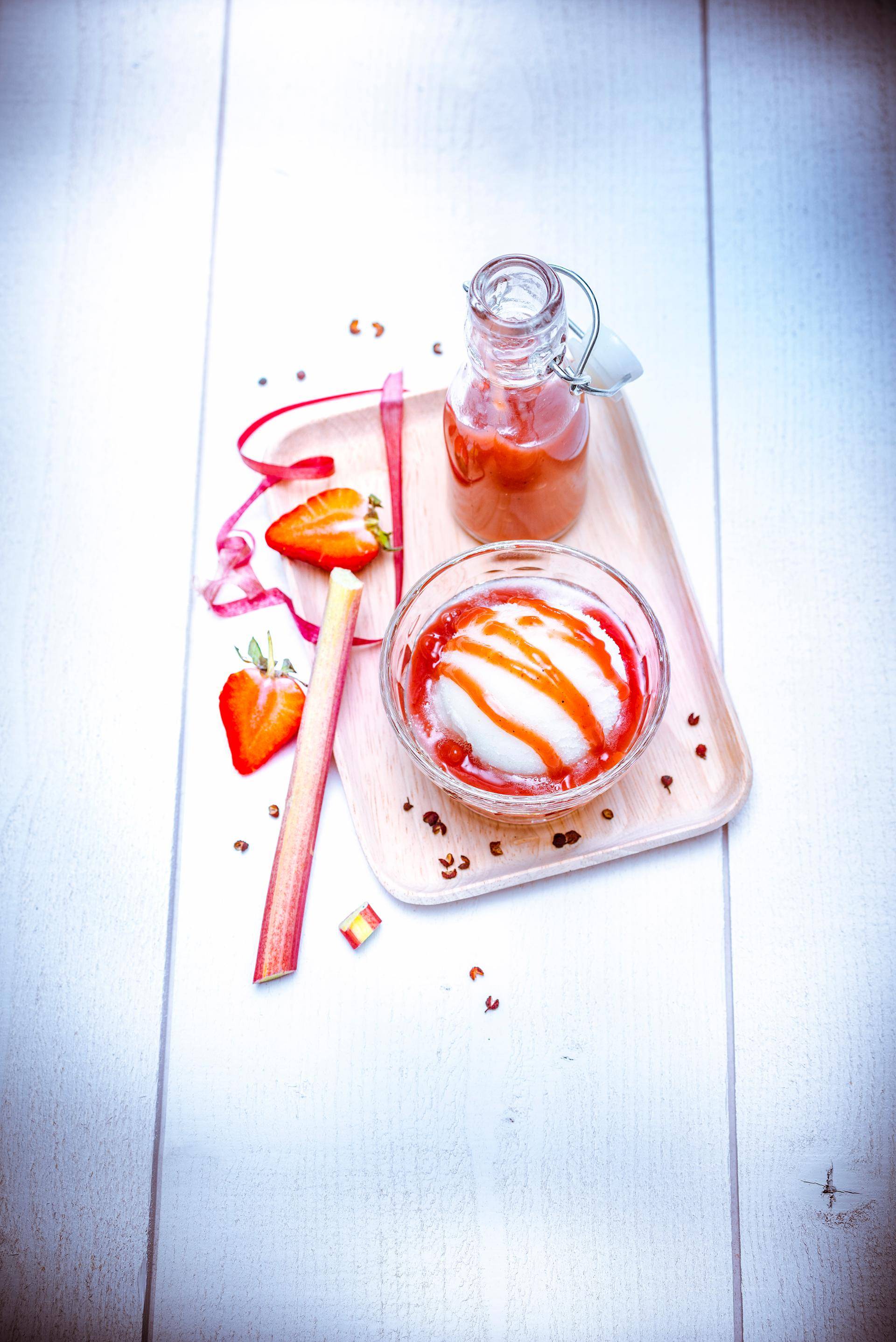 Coulis de fraises, rhubarbe et poivre de Sichuan - Recette Ultrablend Cook | Moulinex