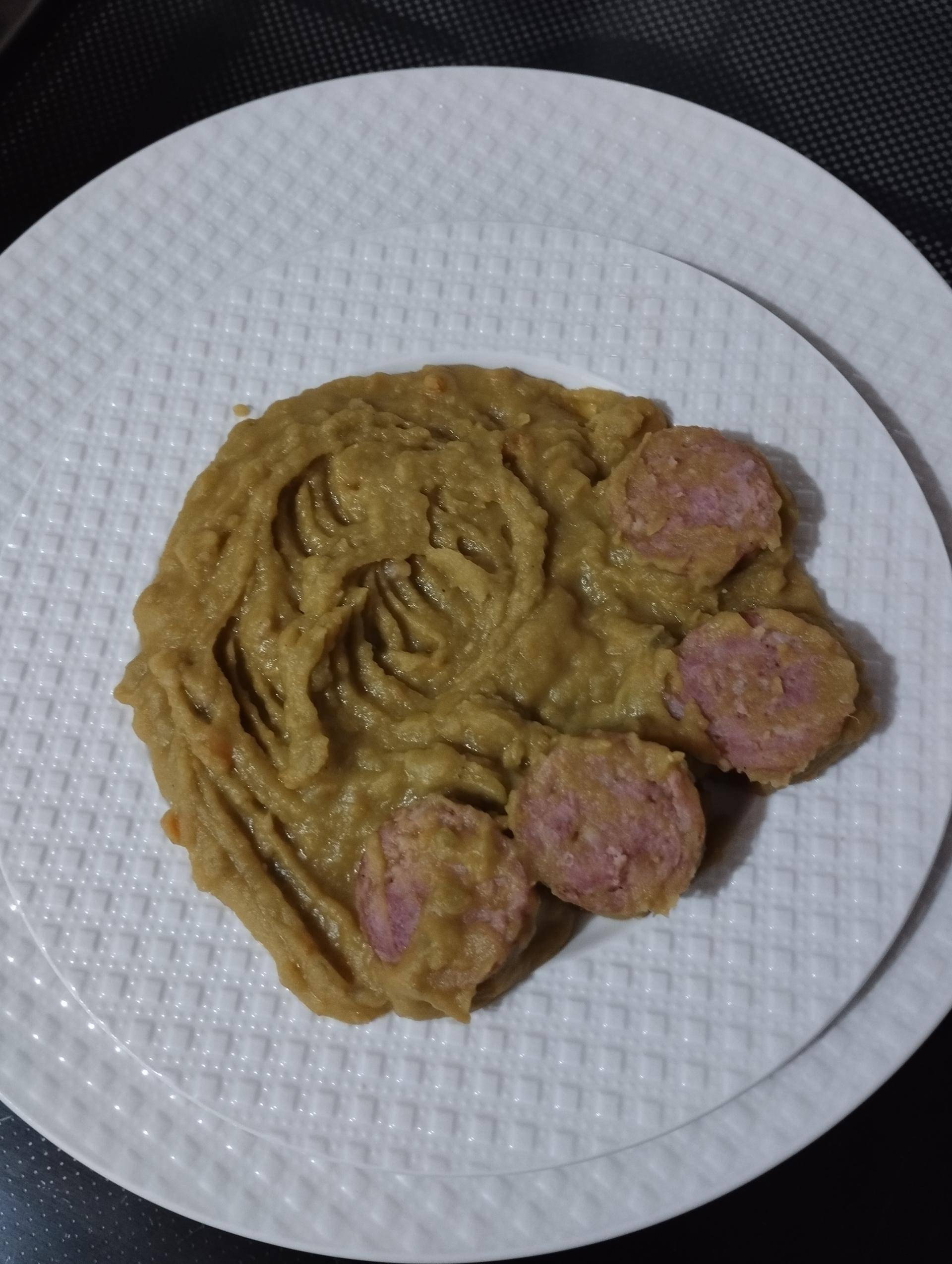 Purée de pois cassés saucisses de Montbéliard - Recette Cookeo V3 | Moulinex