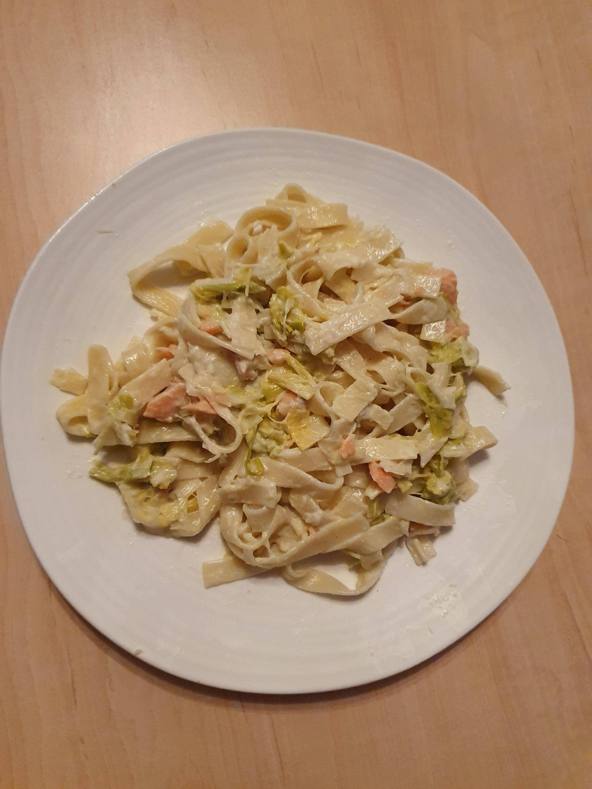 Tagliatelles aux poireaux et saumon fumé - Recette Companion Connect XL | Moulinex