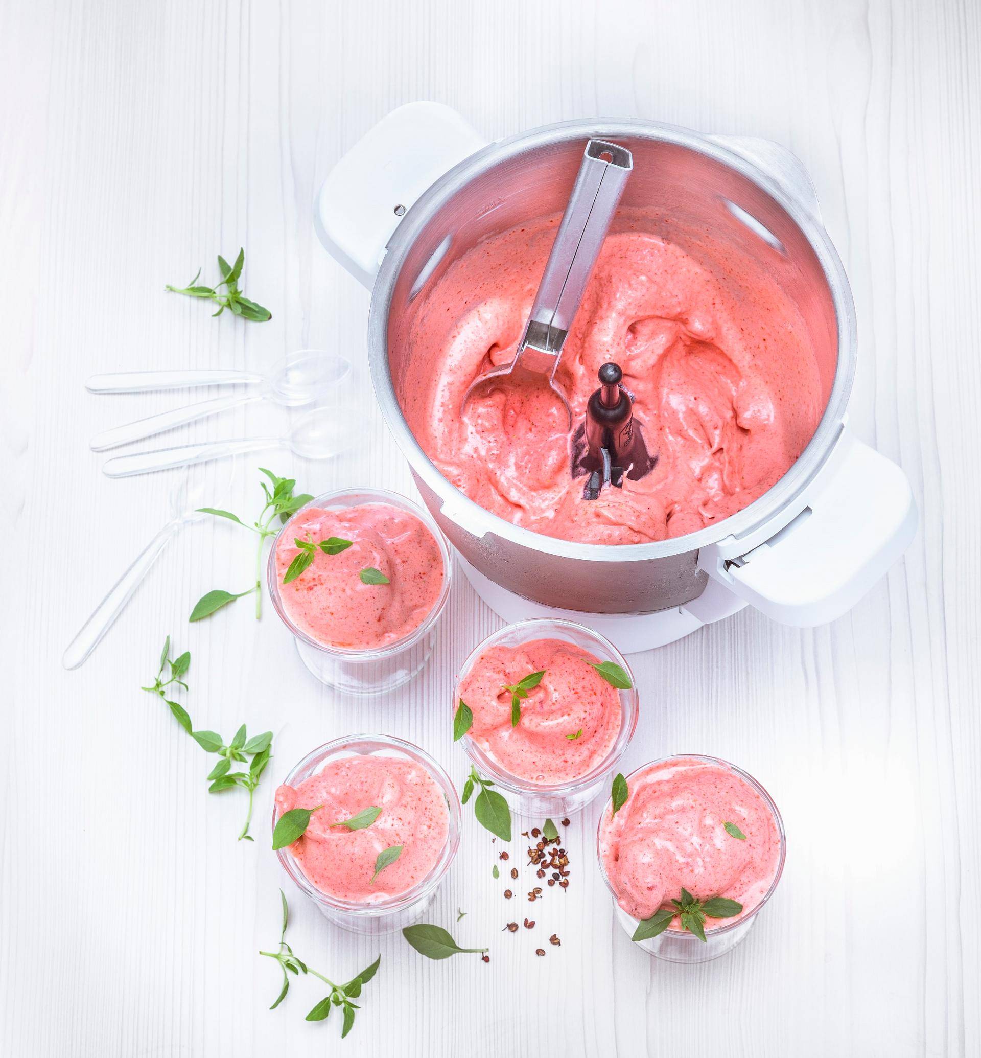 Sorbet aux fraises basilic et poivre de Sichuan - Recette Companion | Moulinex