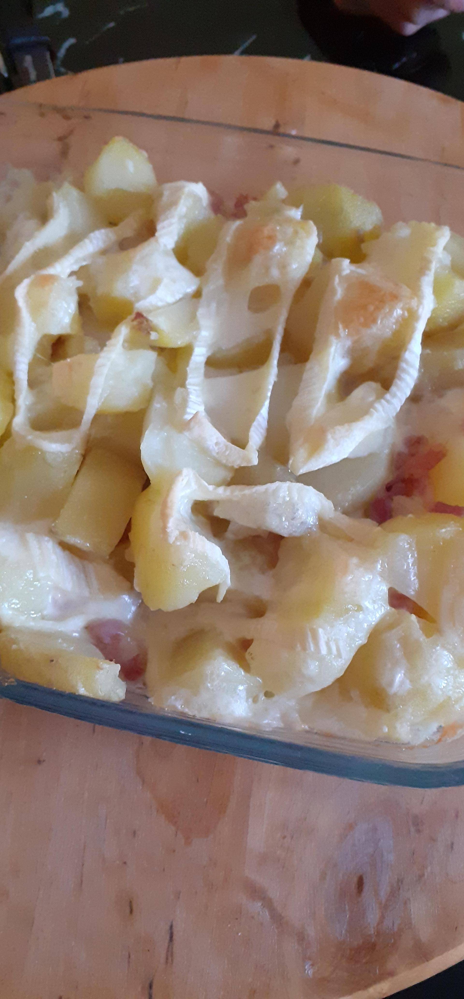 Gratin de pommes de terre au reblochon et lardons - Recette Companion XL | Moulinex