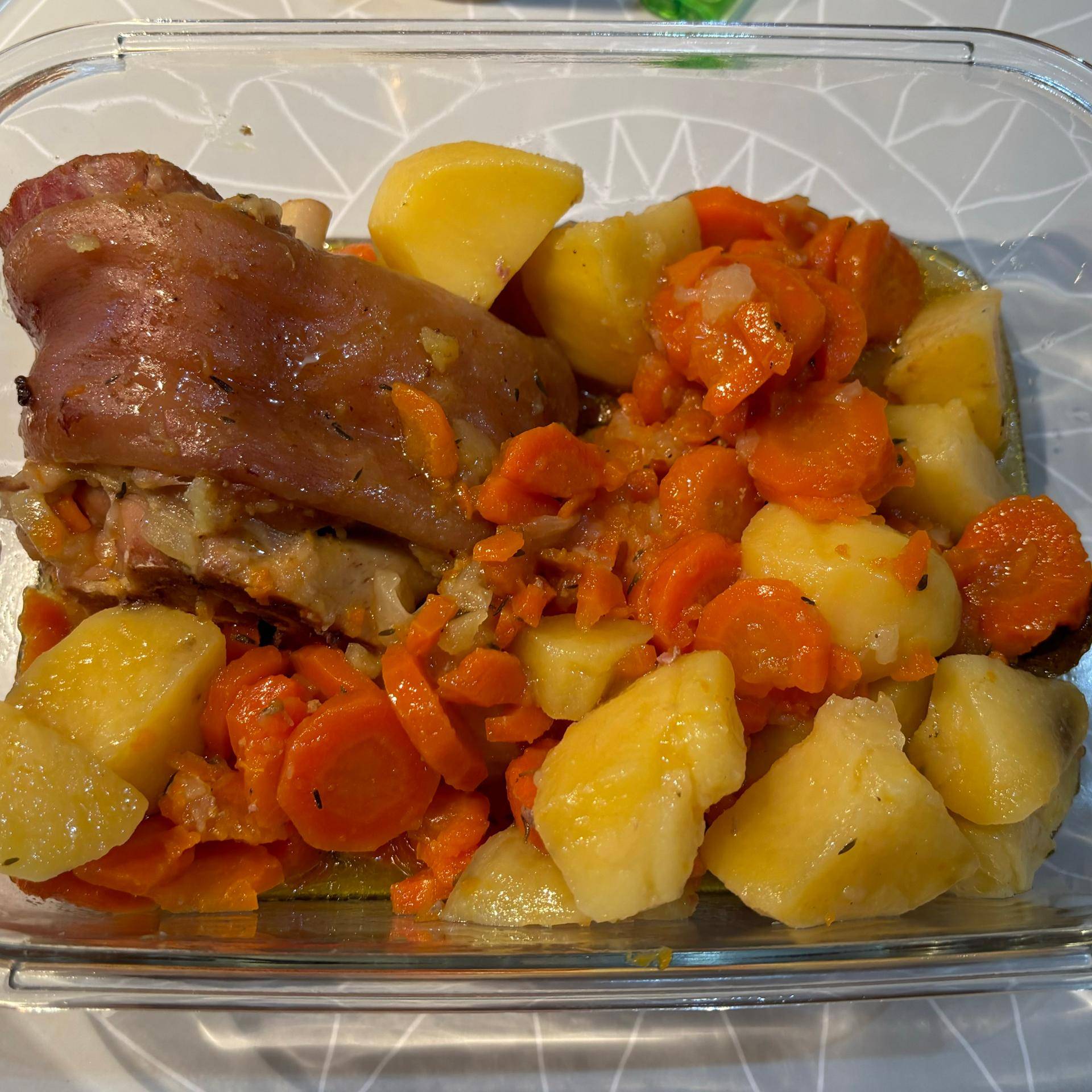 Jarret de porc, pommes de terre et carottes - Recette Cookeo | Moulinex