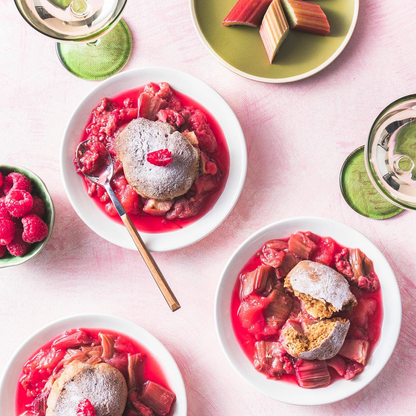 Cobbler pomme rhubarbe framboise - Recette Companion | Moulinex