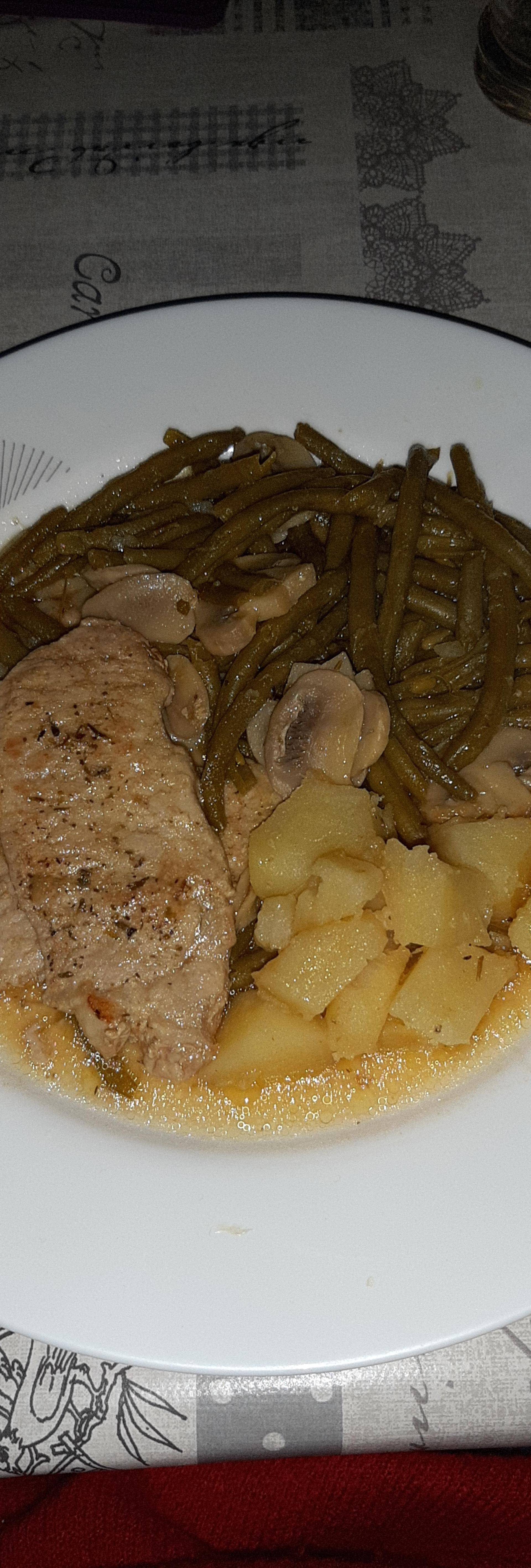 Côte De Porc Haricot Vert Cookeo CÔTES DE PORC, POMMES DE TERRES, HARICOTS VERTS ET CHAMPIGNONS - Recette  Cookeo | Moulinex