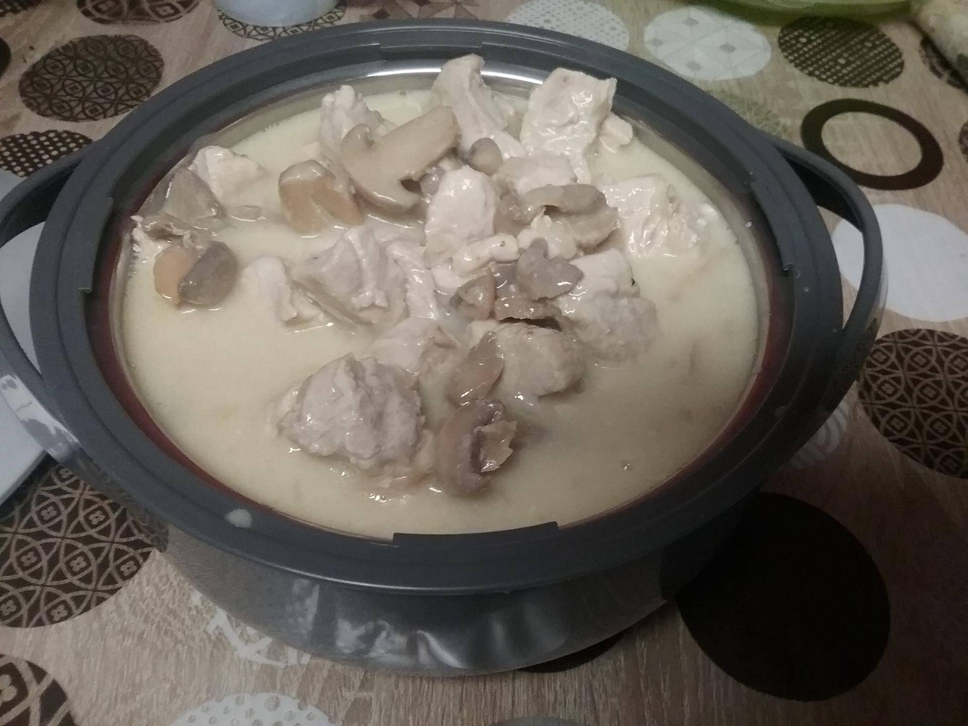 Filet de poulet à la crème et champignons de Paris - Recette Cookeo | Moulinex