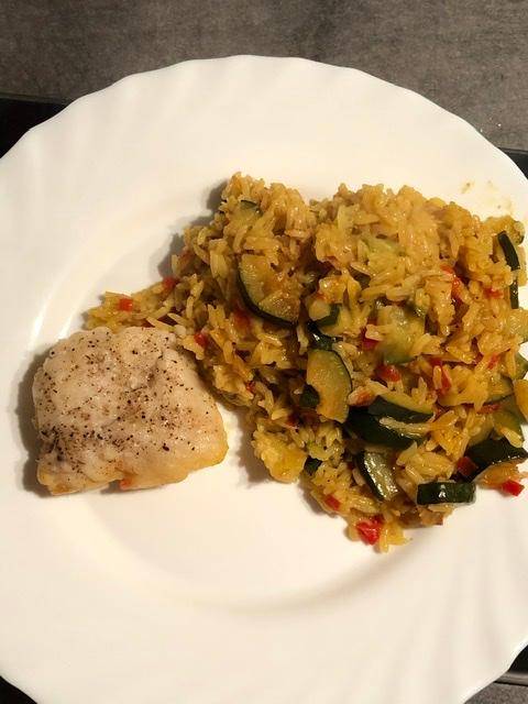 Merlu blanc, accompagné d’un riz thaï aux légumes, saveur Colombo. - Recette Cookeo | Moulinex