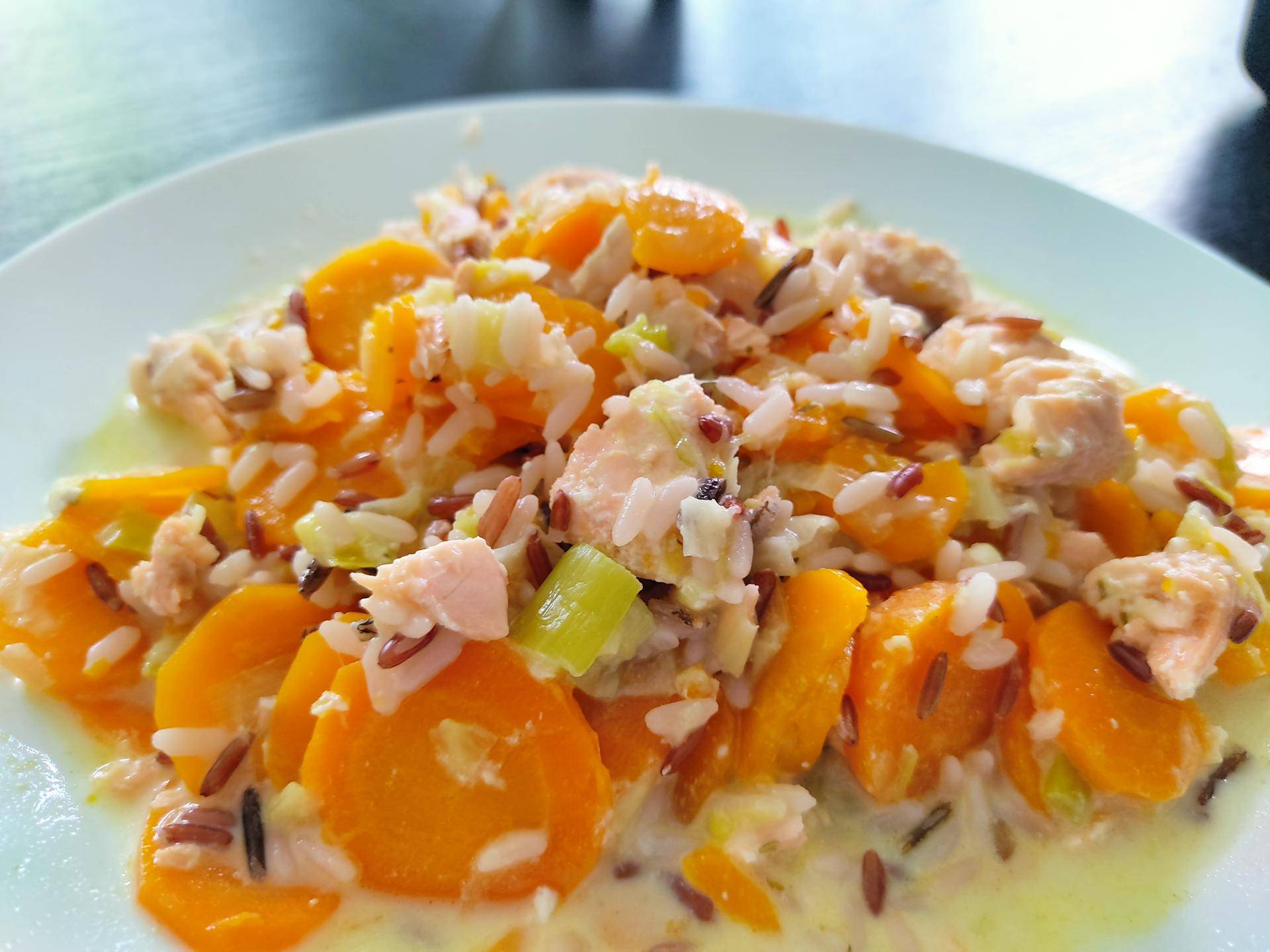 Marmite de saumon et riz aux légumes - Recette Cookeo | Moulinex