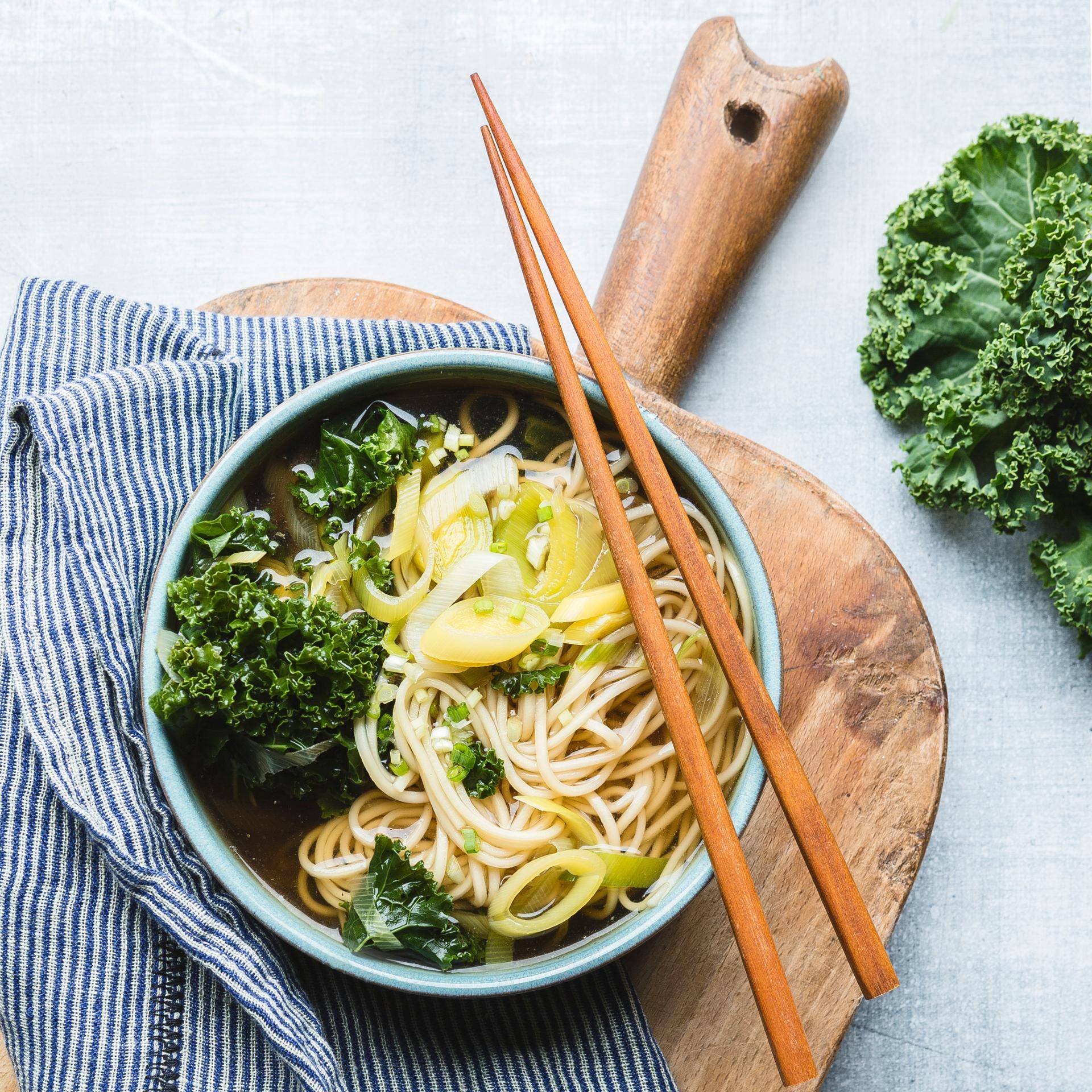 Ramen aux poireaux et chou kale - Recette Companion | Moulinex