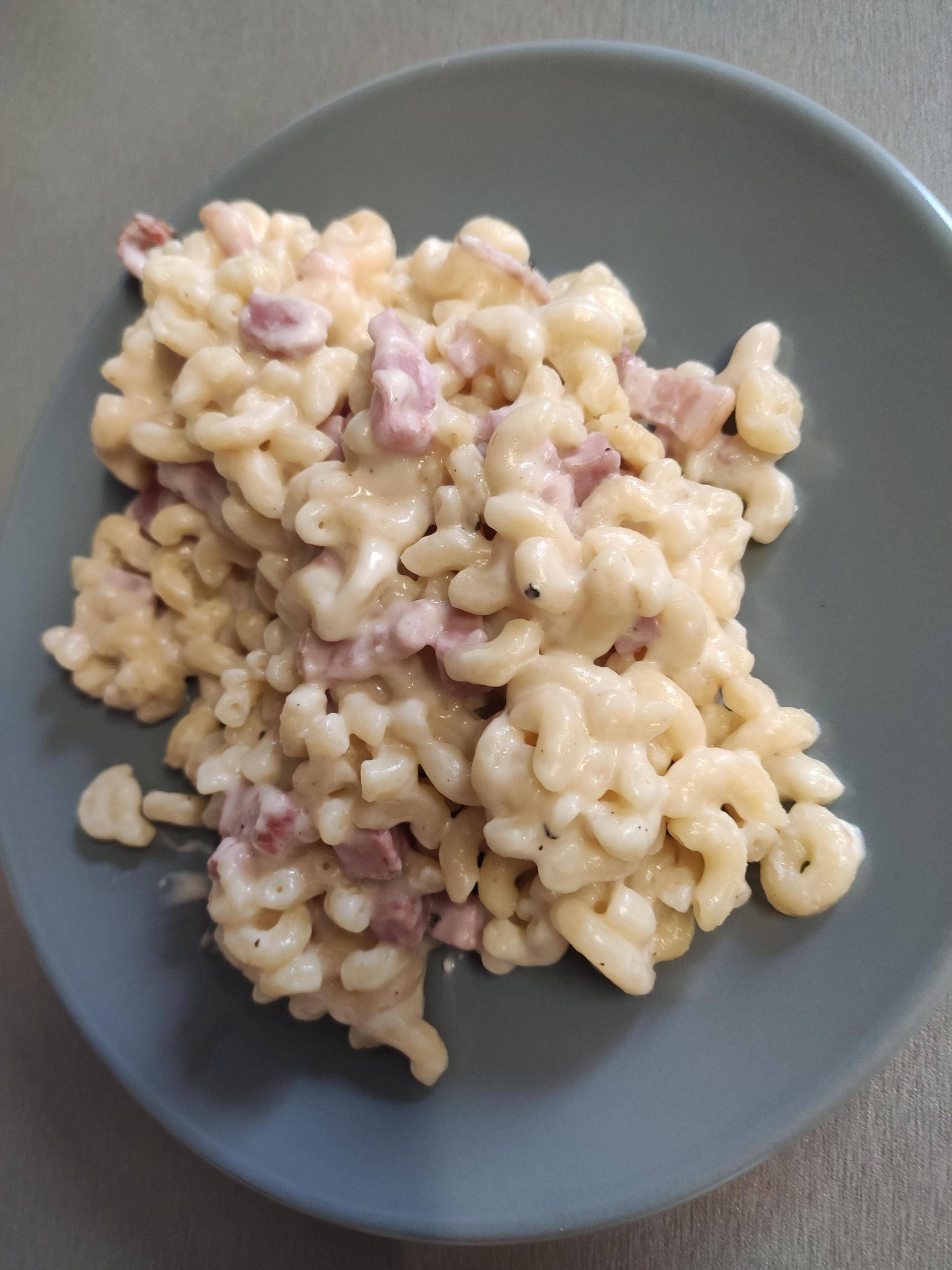 Coquillettes, crème, lardons et dès de jambons - Recette Companion Connect XL | Moulinex