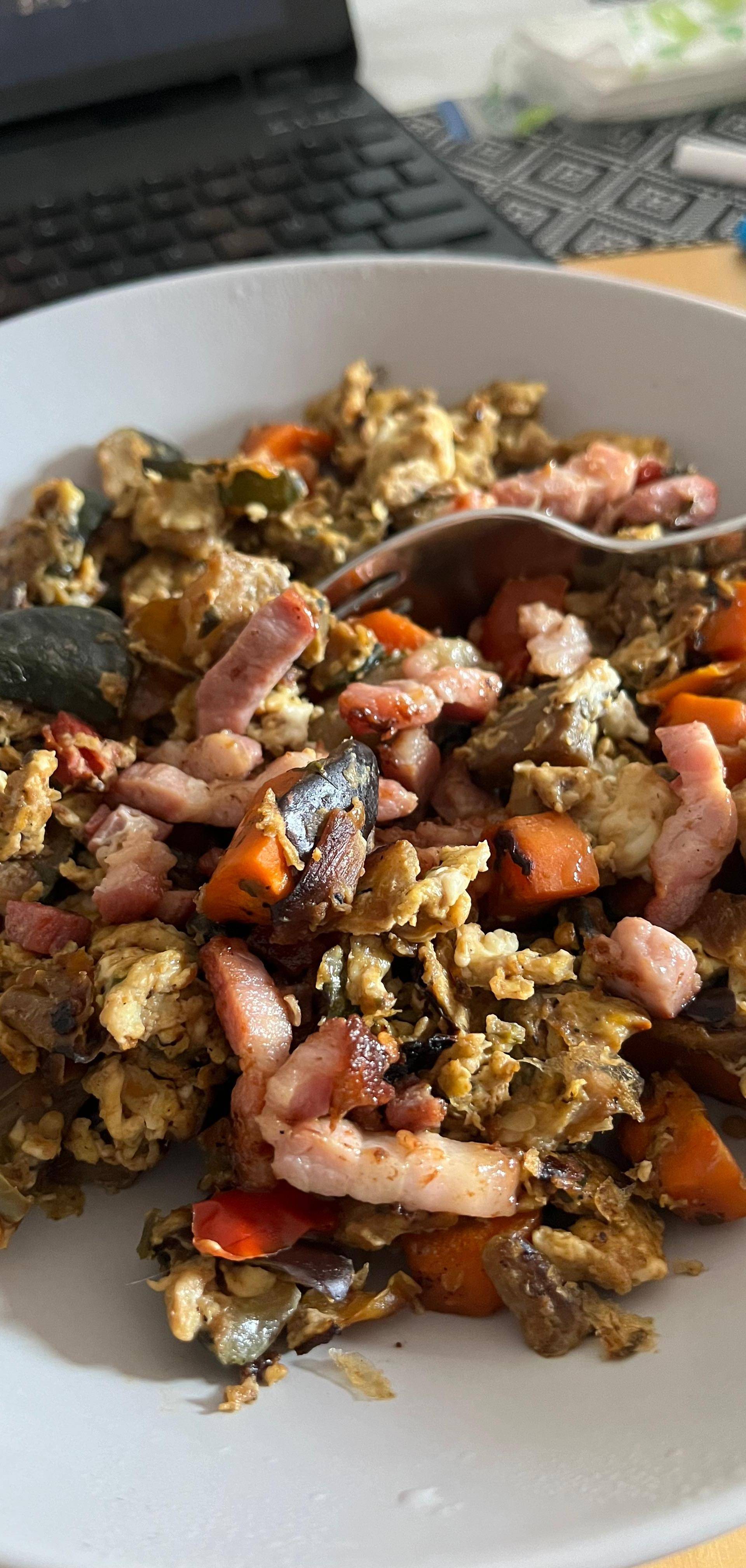 Œufs brouillés et petits légumes - Recette Cookeo | Moulinex
