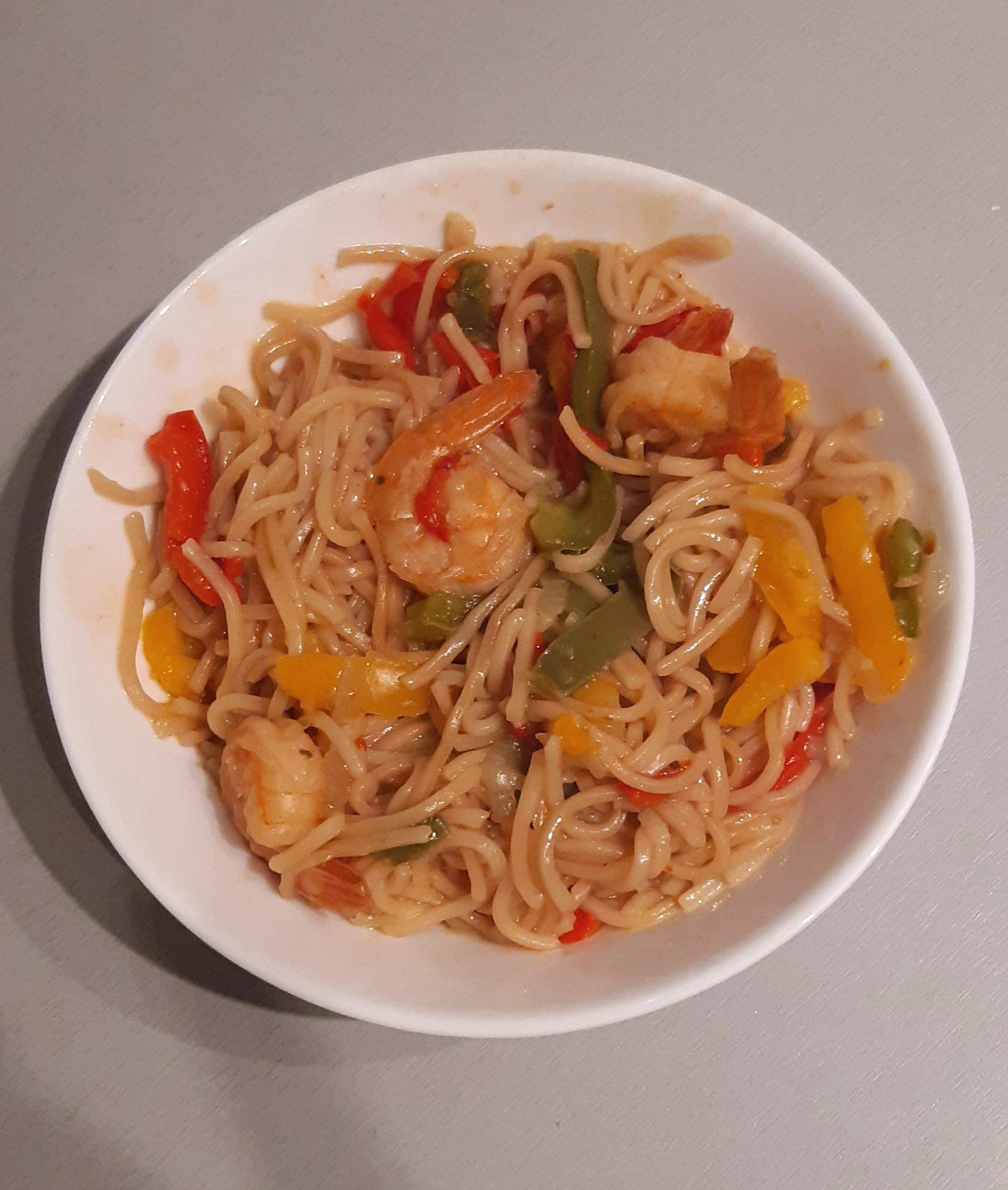 Nouilles chinoises aux poivrons et aux crevettes - Recette Cookeo | Moulinex