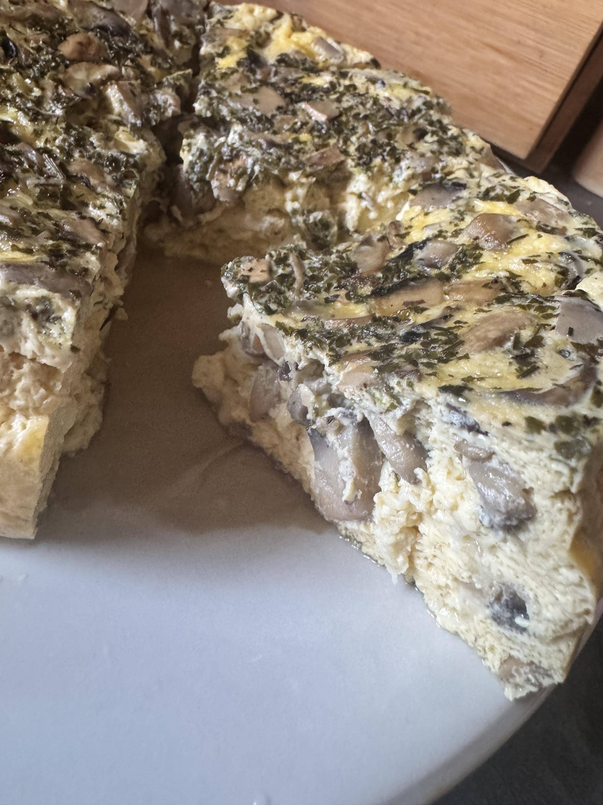 Quiche sans pâte aux champignons et mozzarella - Recette Cookeo V3 | Moulinex