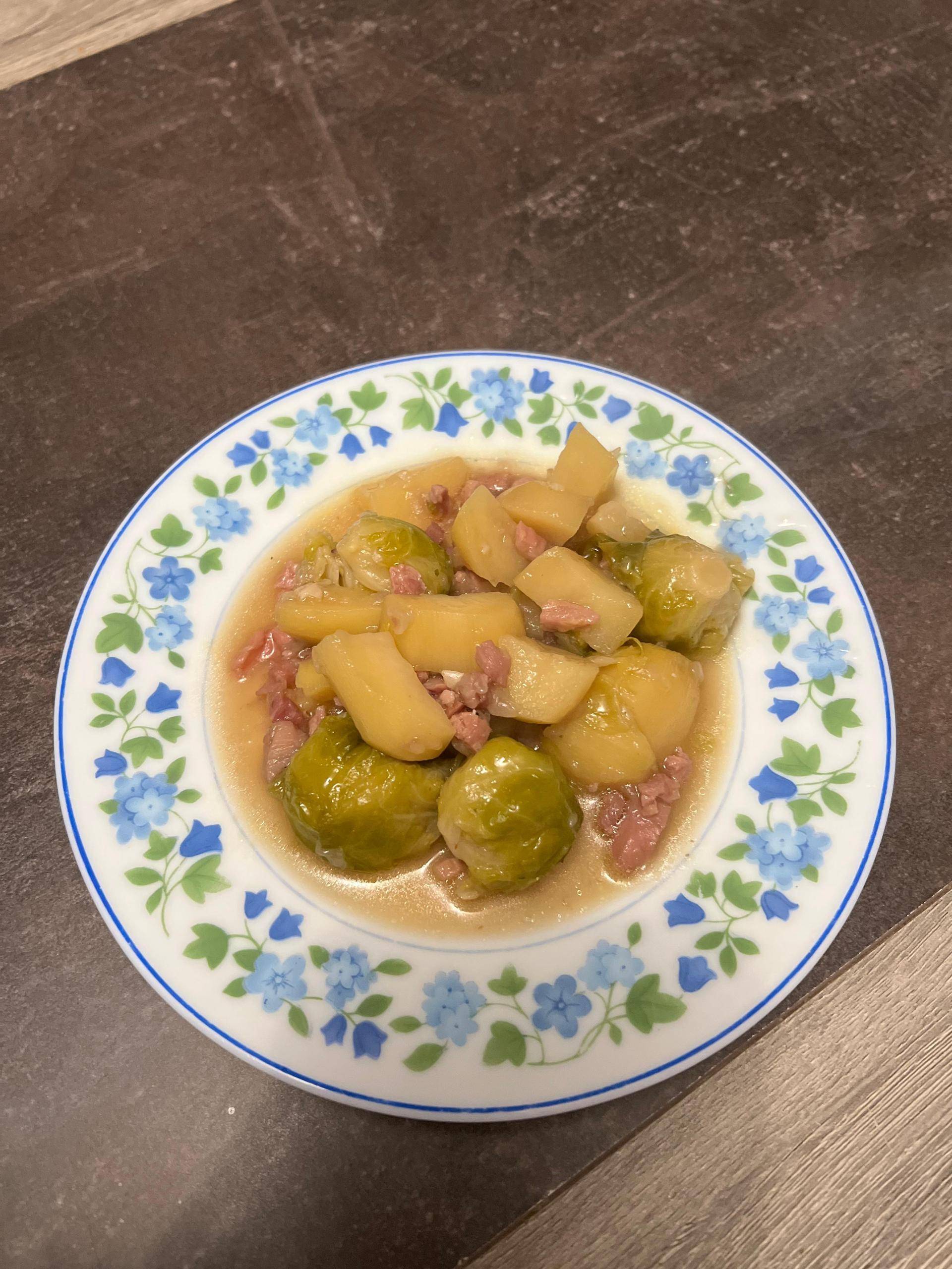 Mijoté de chou de Bruxelles, pommes de terre et lardons fumé - Recette Cookeo | Moulinex