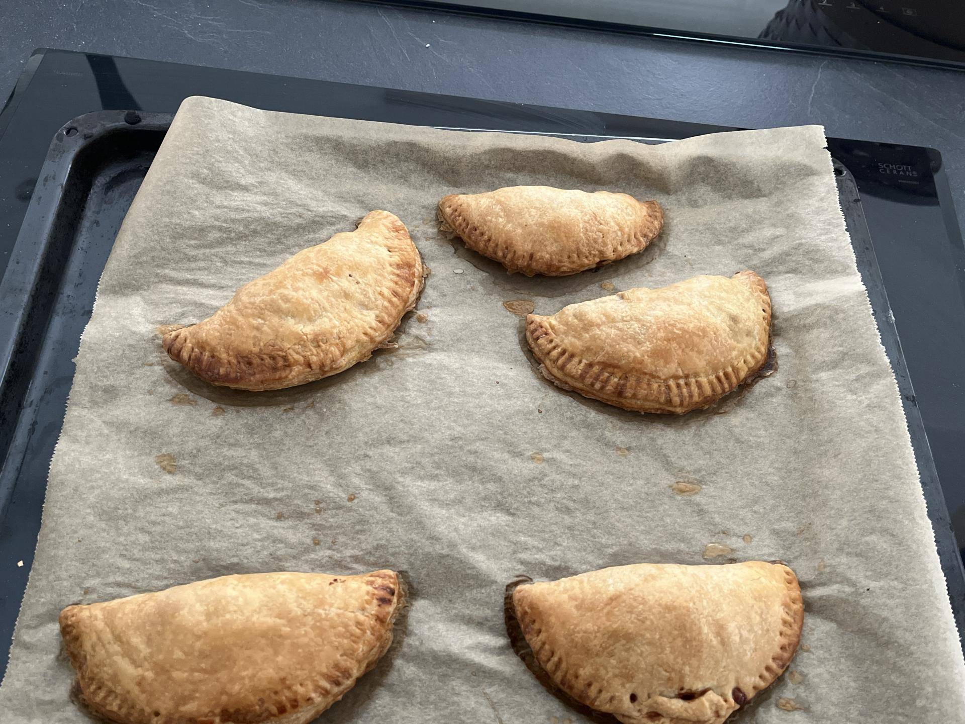 Chaussons aux pommes - Recette Companion Connect XL | Moulinex