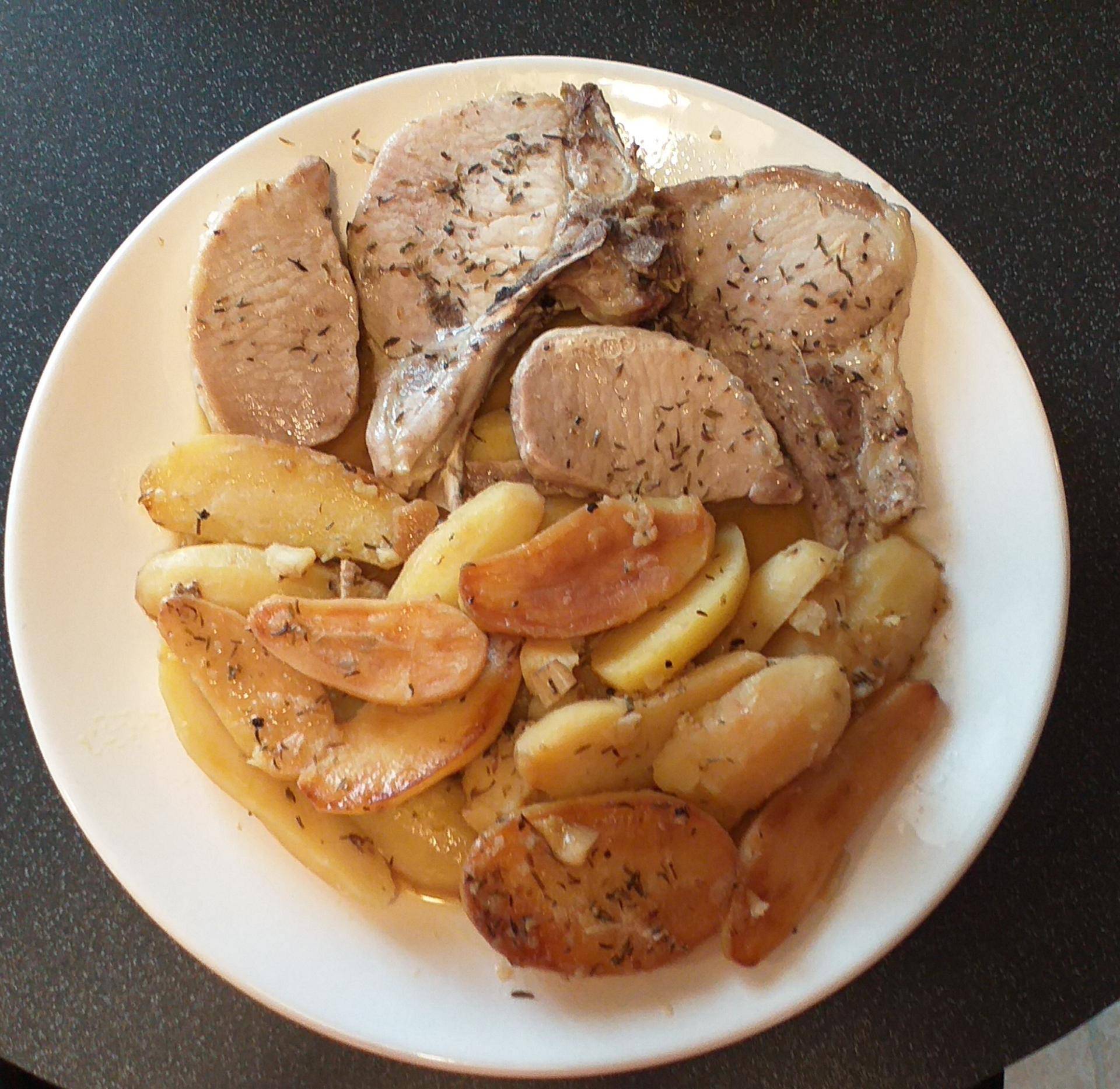 Côtes de porc et pommes de terre fondantes au thym - Recette Cookeo
