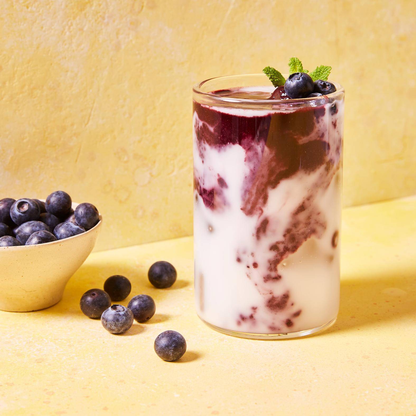Latte glacé blue açaï - Recette Perfectmix + | Moulinex