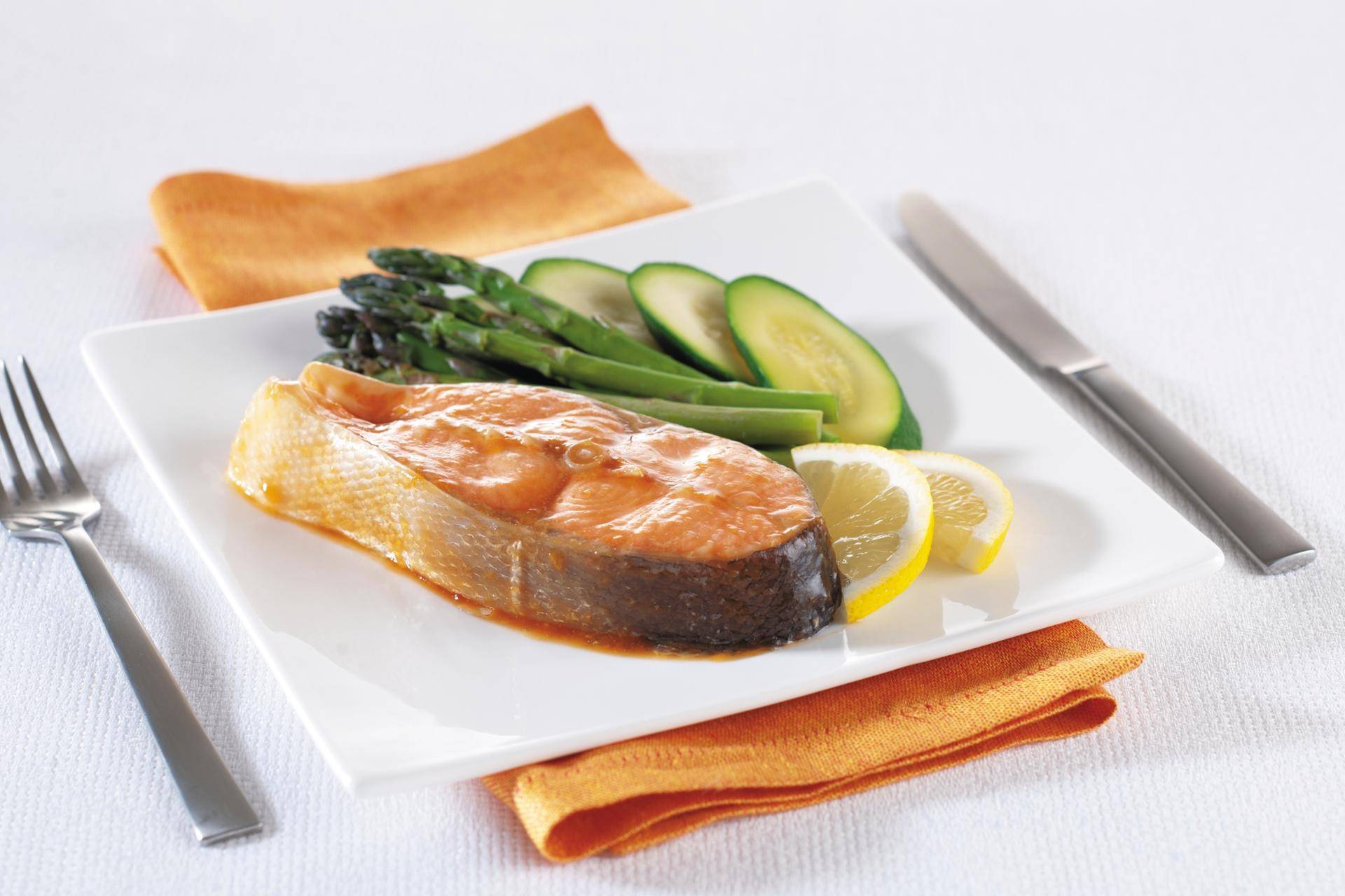 Saumon à la vapeur avec glaçage rose - Recette Multicuiseurs | Moulinex