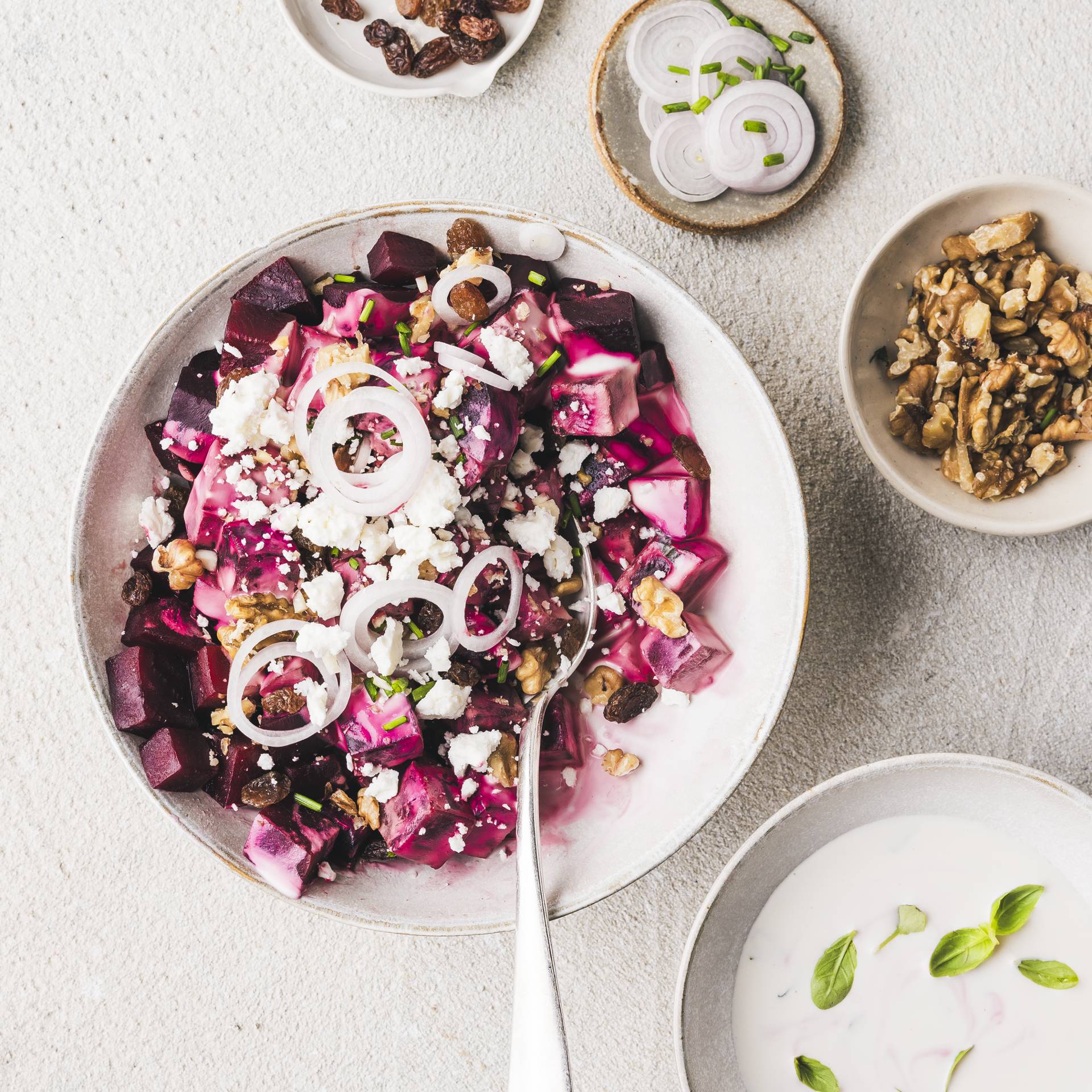 Salade de betterave vapeur, feta, noix et raisins secs - Recette Cookeo 9in1 | Moulinex