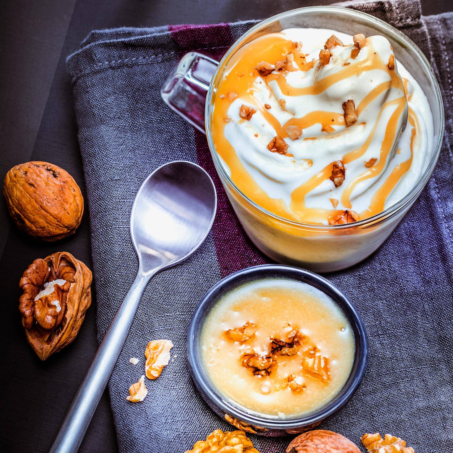 Sundae caramel au beurre salé et éclats de noix - Recette Companion | Moulinex