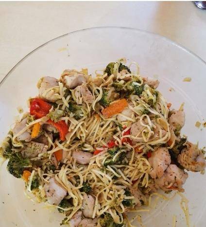 Wok de nouilles au poulet - Recette Cookeo | Moulinex