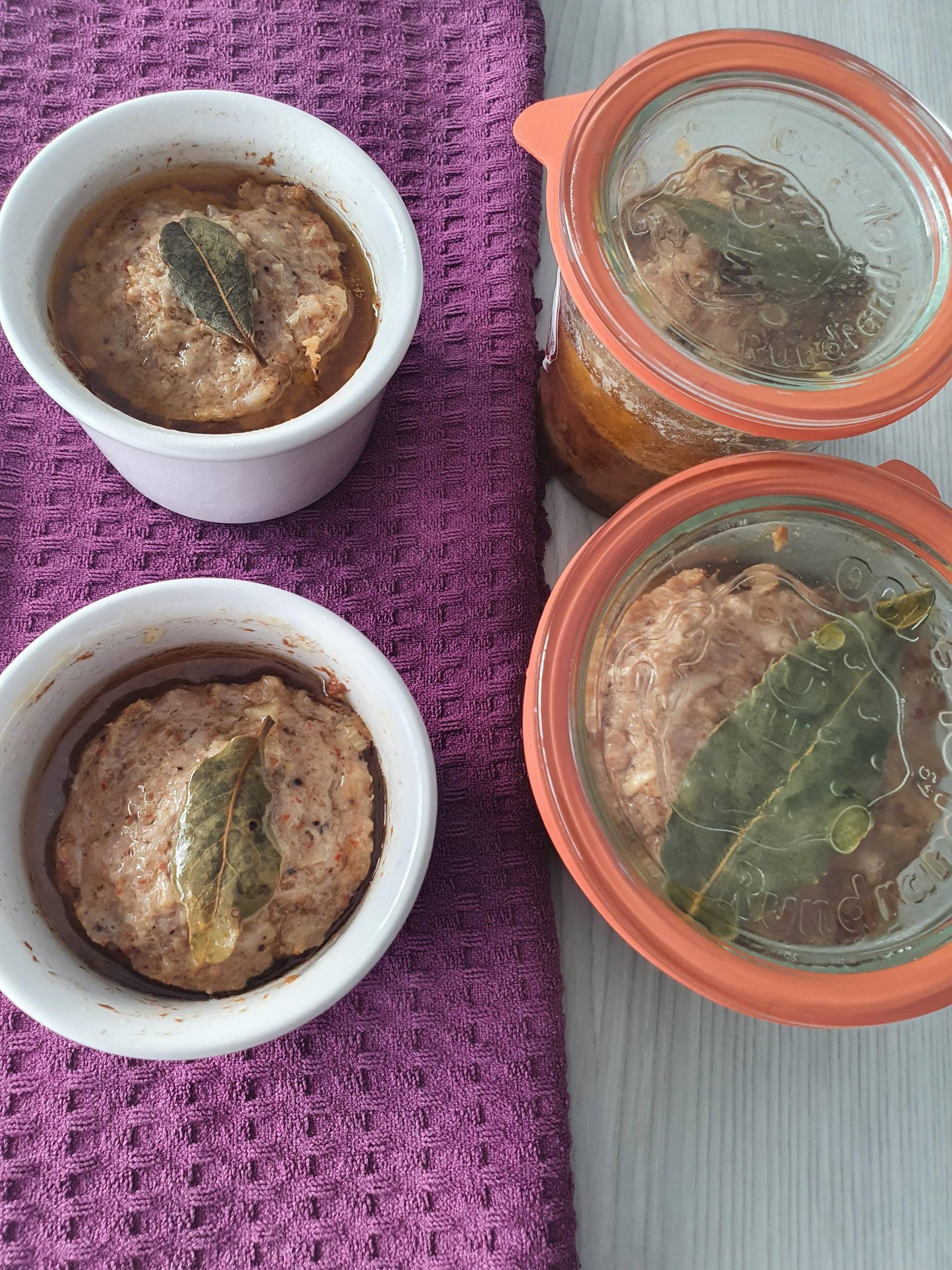 Pâté à l'ail et piment d'Espelette - Recette Cookeo | Moulinex