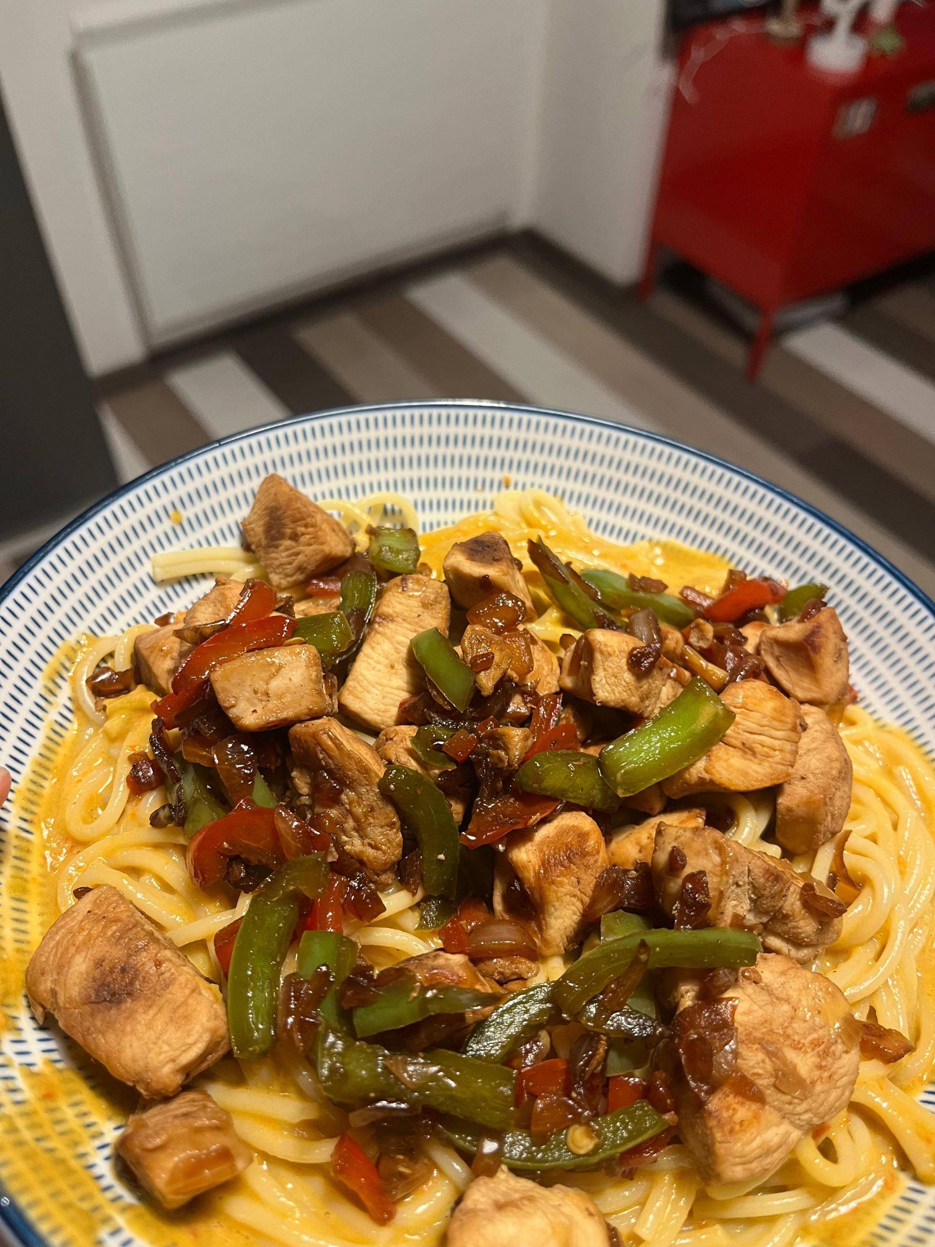 Pâtes et sa sauce poivrons - Recette Cookeo | Moulinex