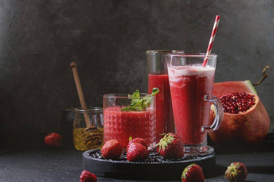 Smoothie anti-âge fraise grenade - Recette Perfectmix + | Moulinex