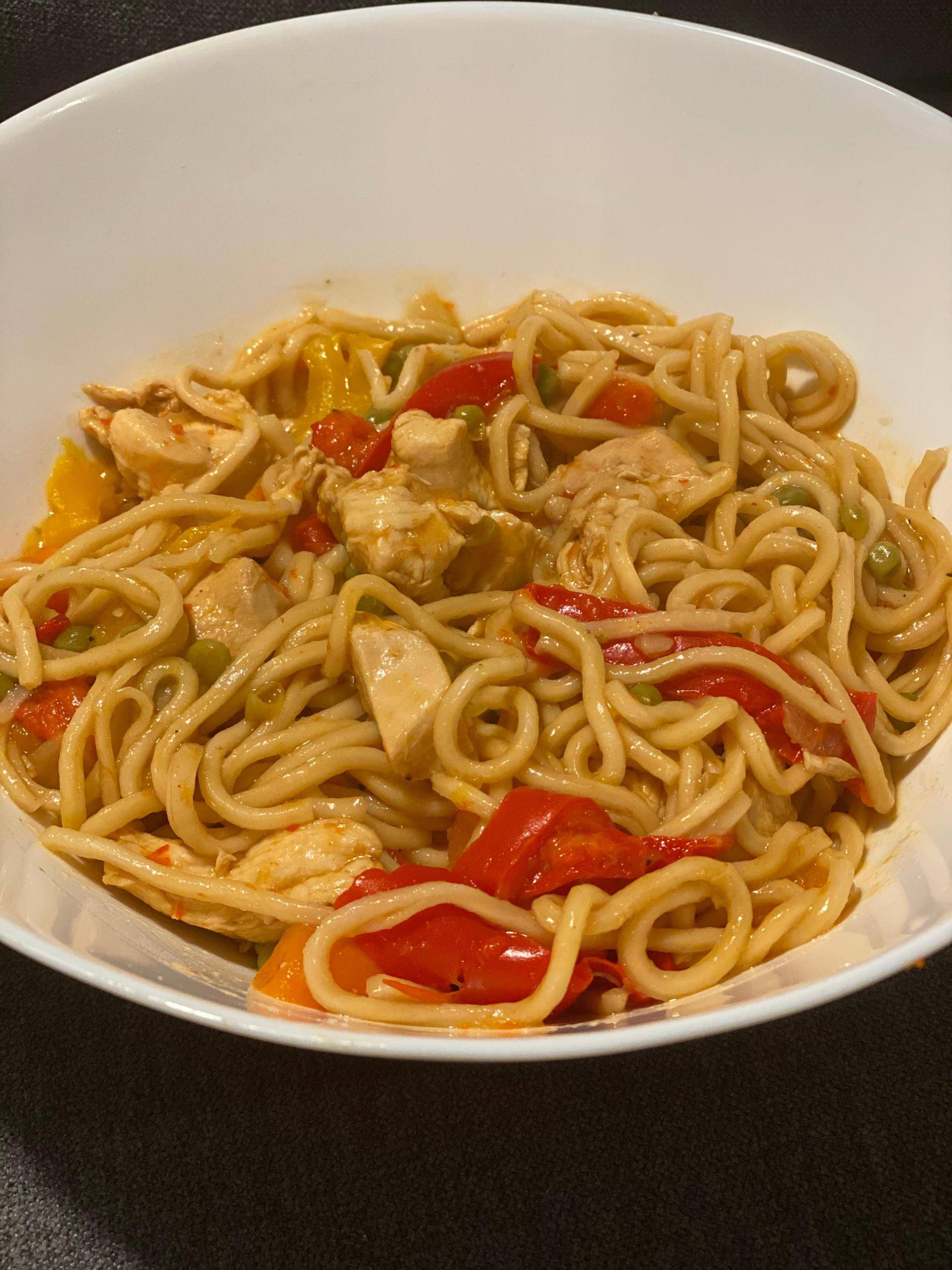Nouilles asiatiques poulet et légumes du soleil - Recette Cookeo | Moulinex